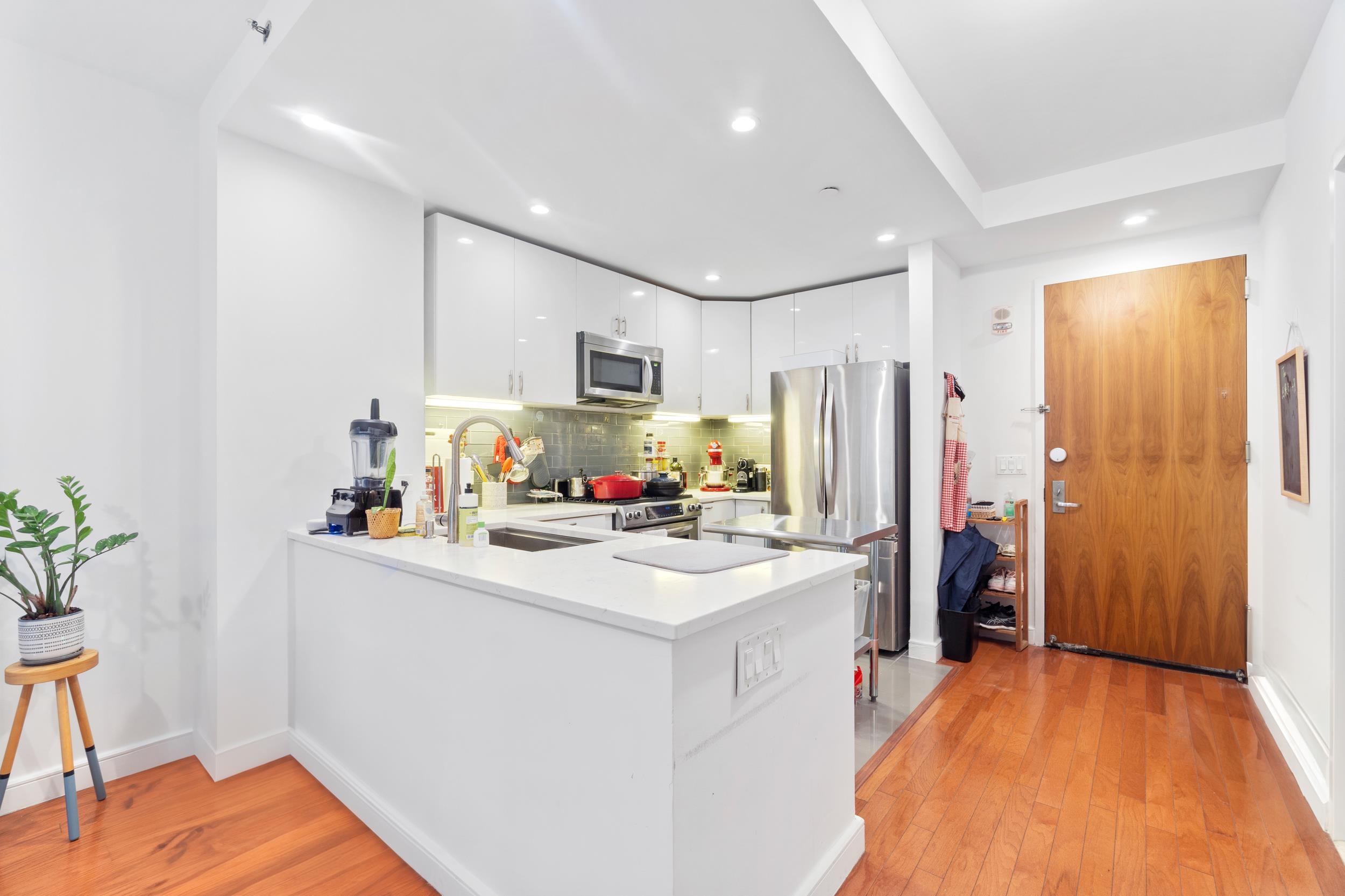 # 250013930 - For Rent in JERSEY CITY - Downtown NJ