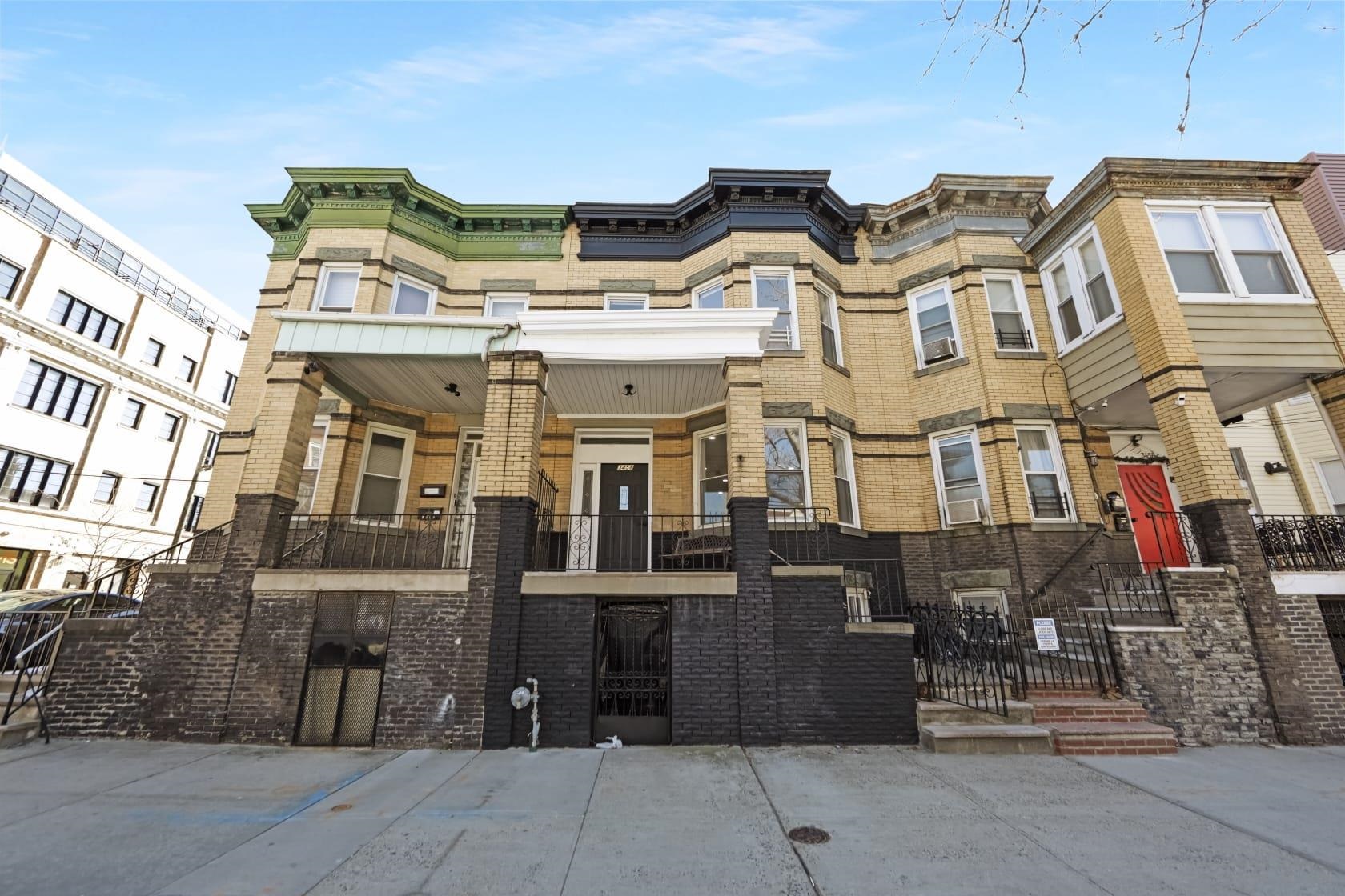 # 250013963 - For Rent in JERSEY CITY - Heights NJ