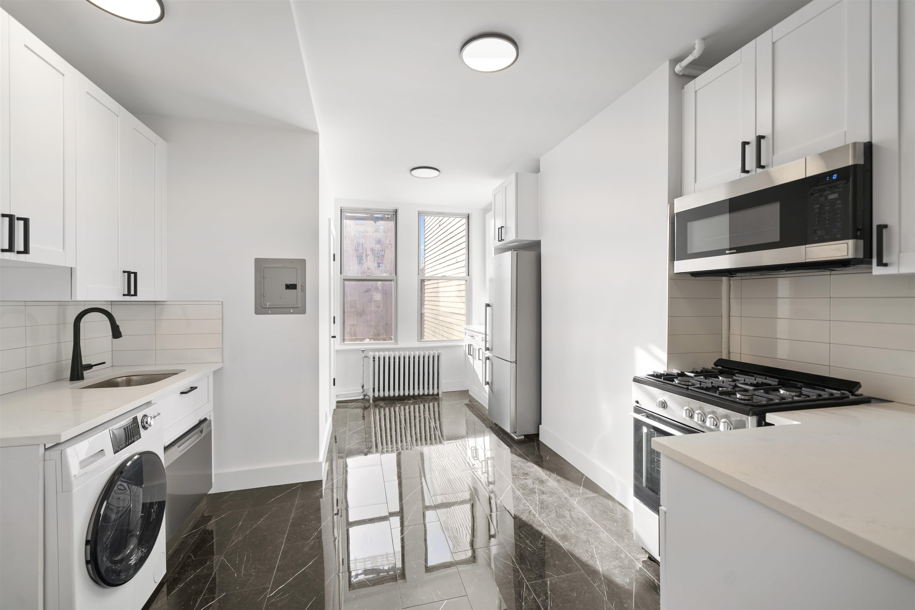 # 250013972 - For Rent in Hoboken NJ