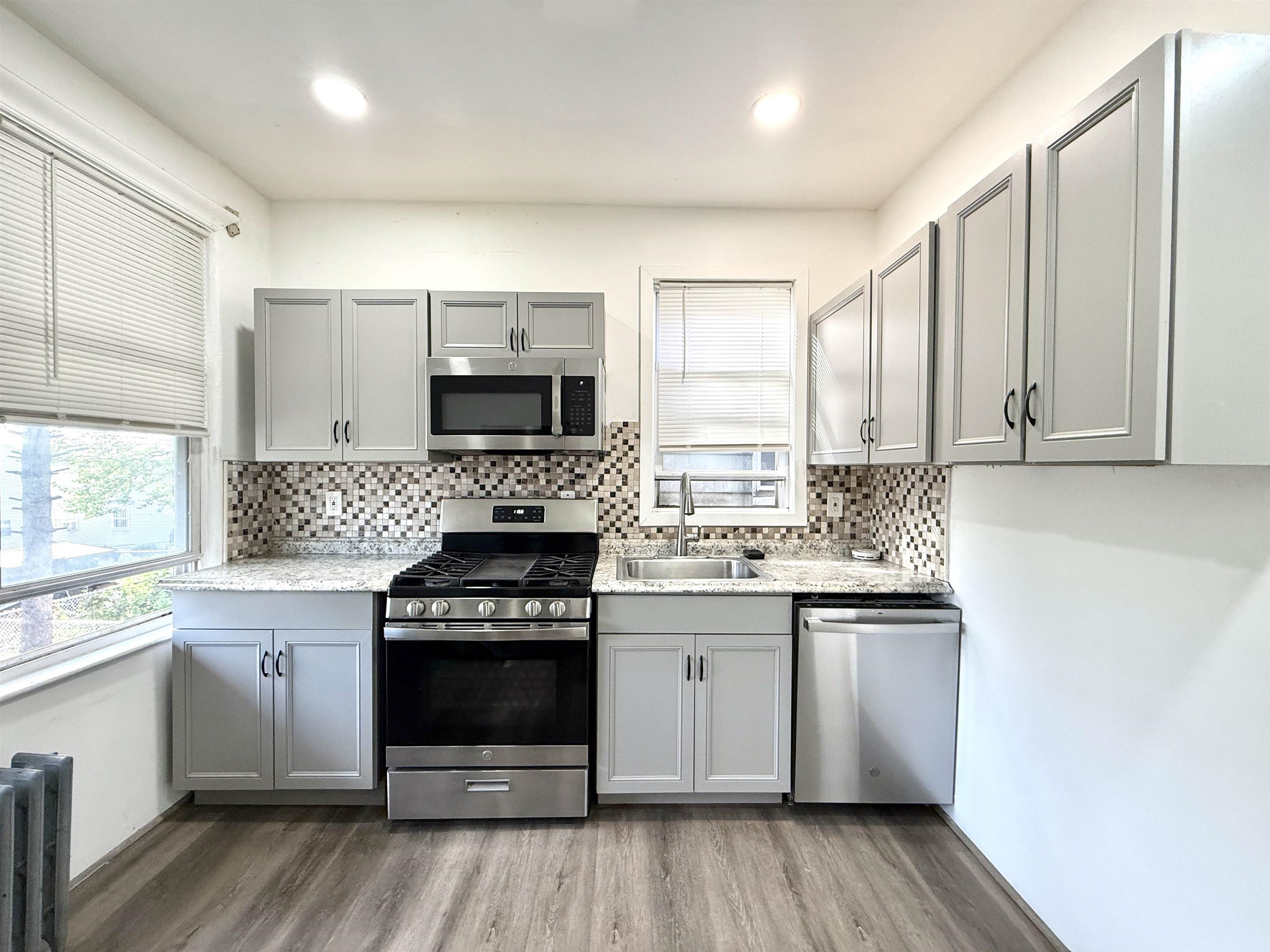 # 250013977 - For Rent in JERSEY CITY - Greenville NJ