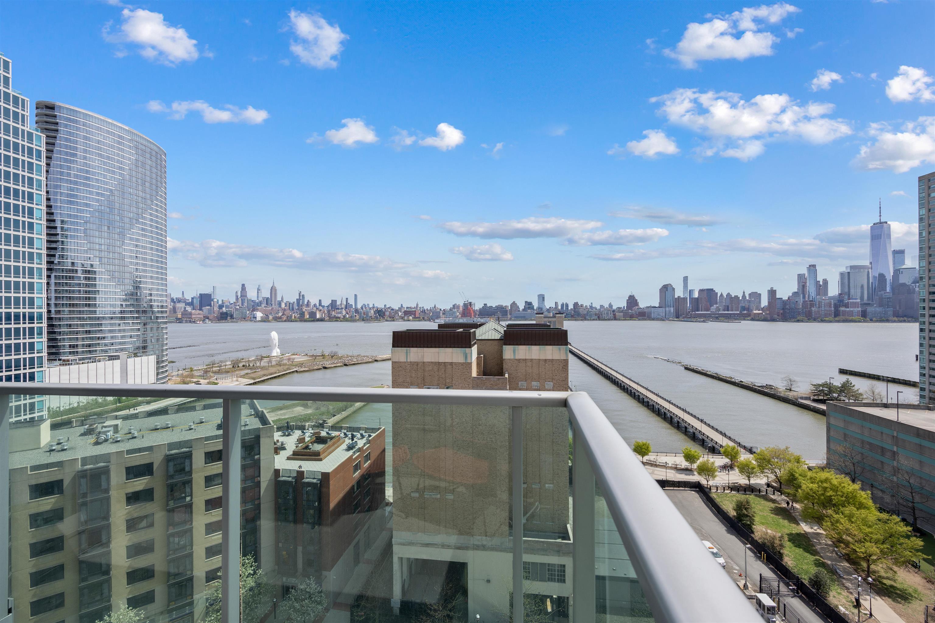 # 250013981 - For Rent in JERSEY CITY - Downtown NJ
