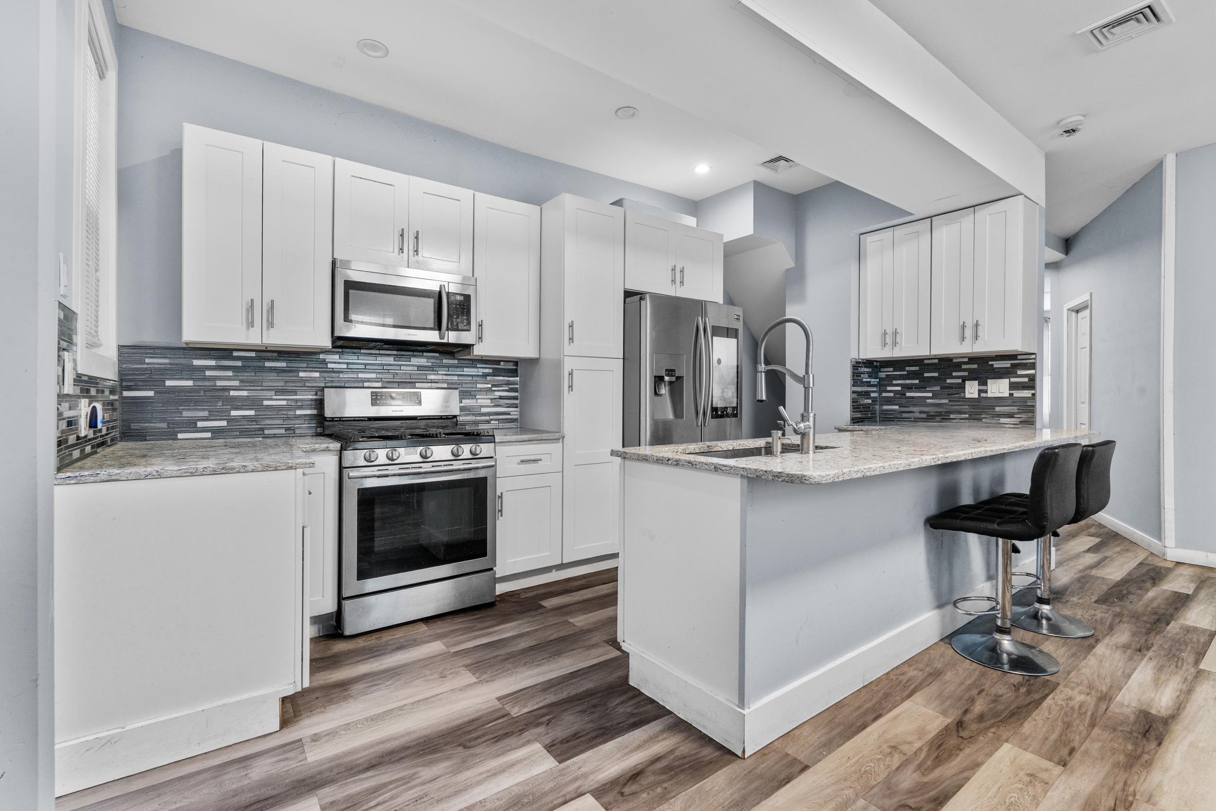 # 250013998 - For Rent in JERSEY CITY - Journal Square NJ