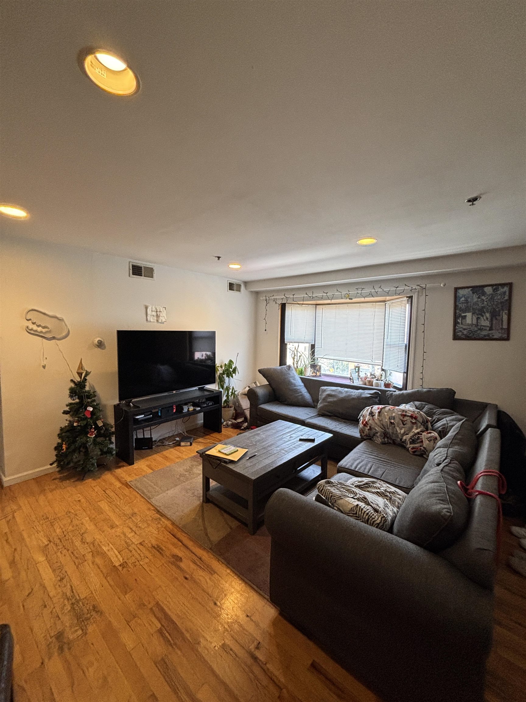 # 250014001 - For Rent in Hoboken NJ