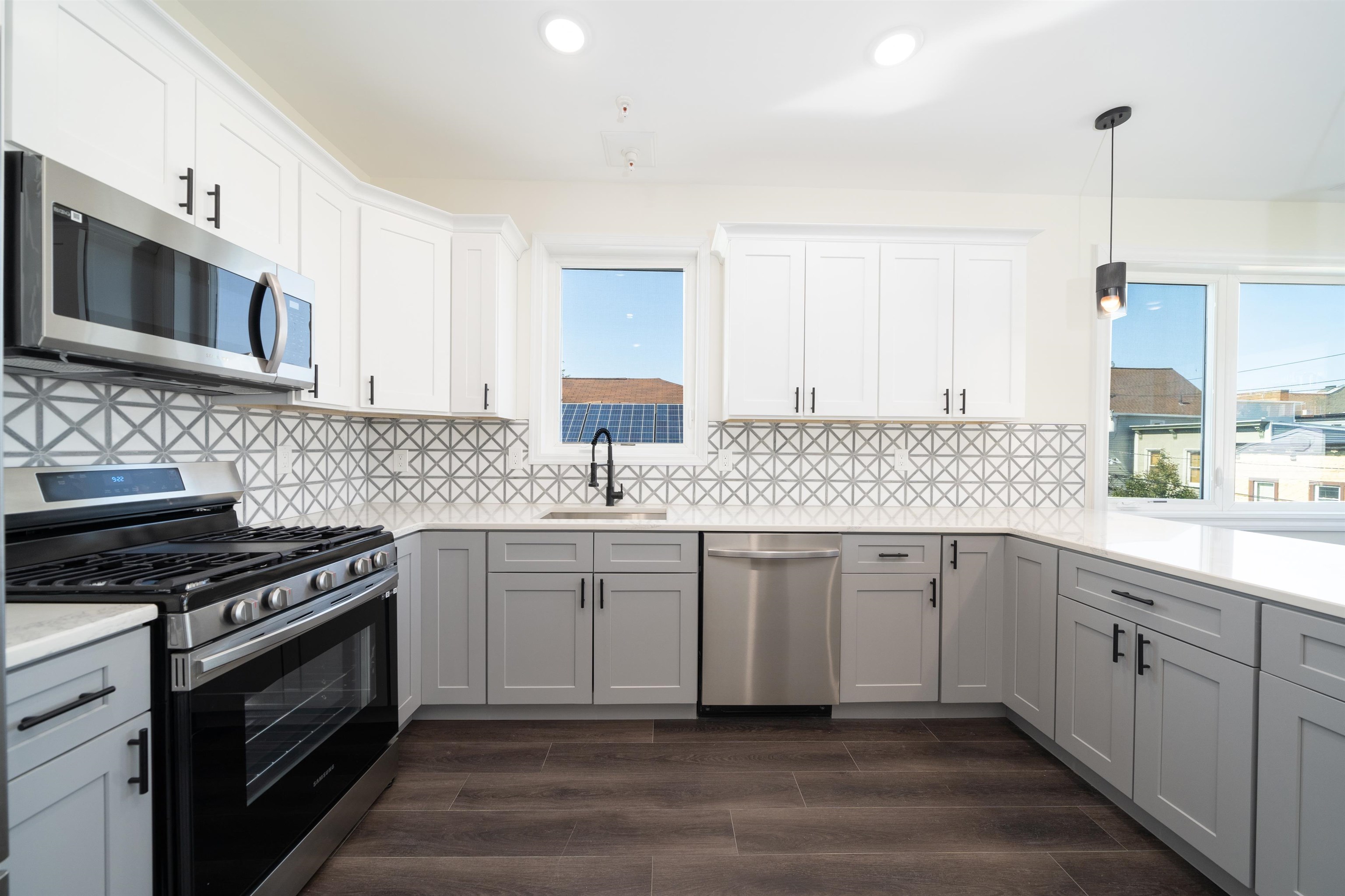 # 250014010 - For Rent in Union City NJ