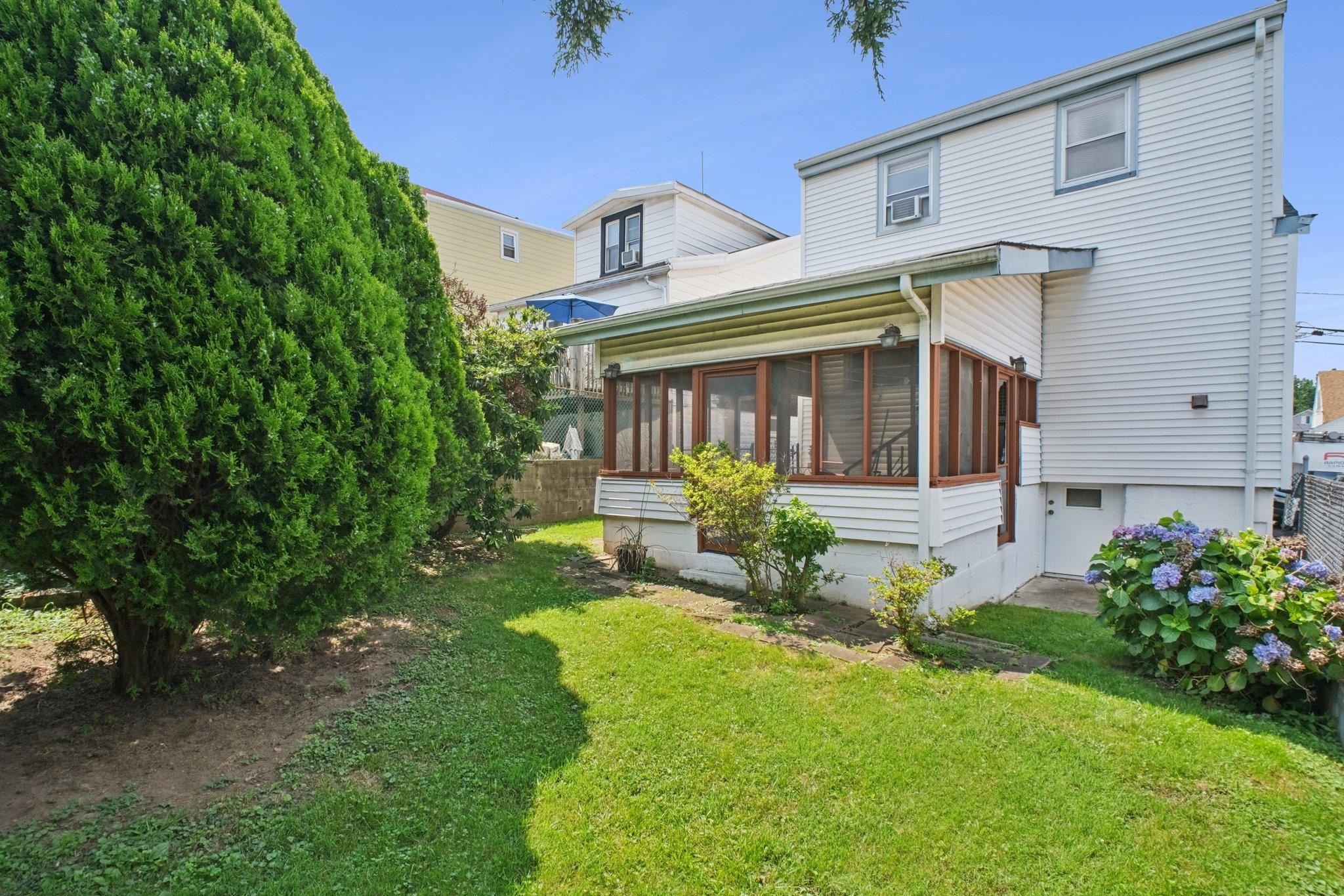# 250014028 - For Rent in North Bergen NJ