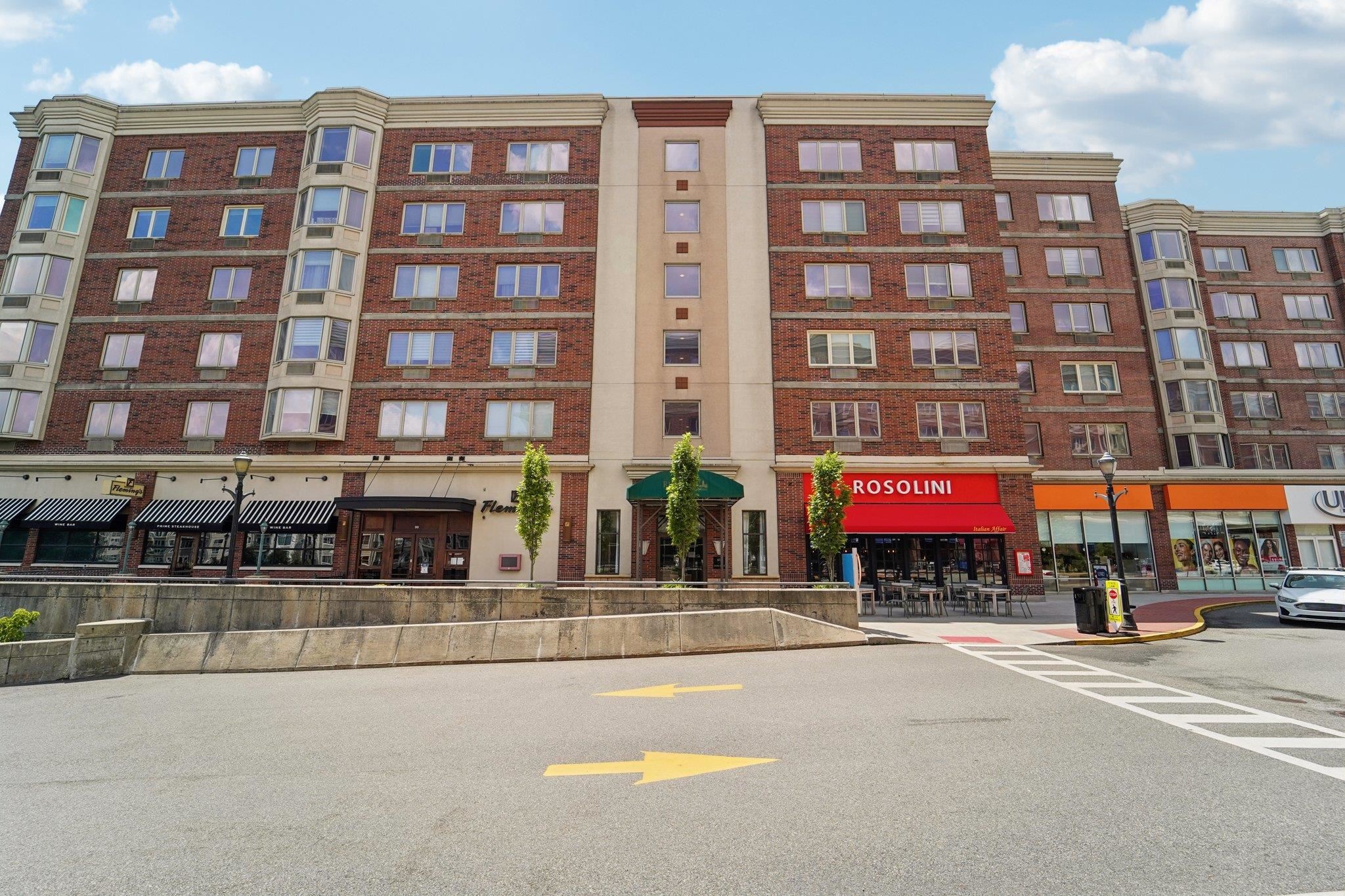 # 250014042 - For Rent in Edgewater NJ