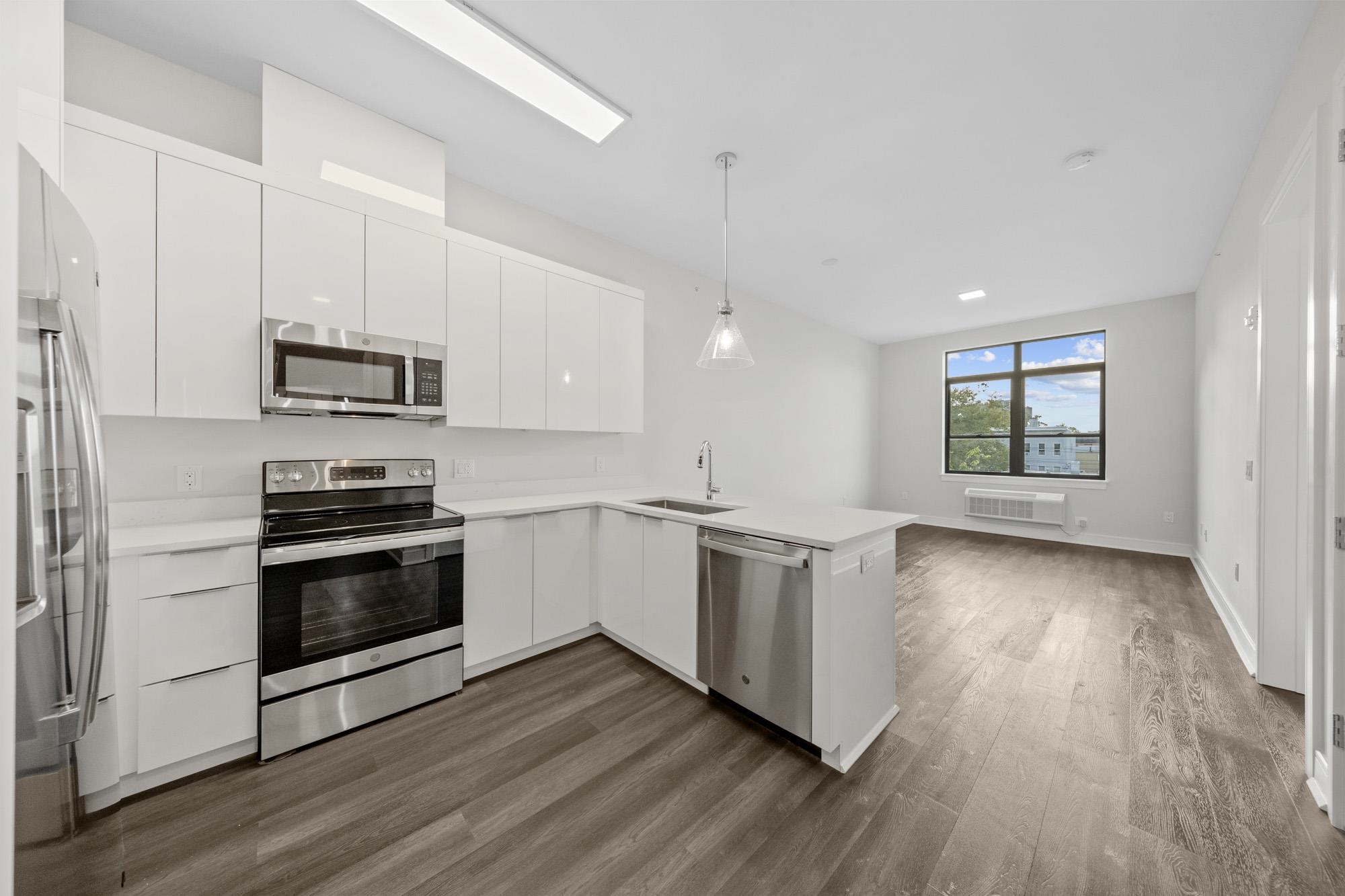 # 250014052 - For Rent in Union City NJ