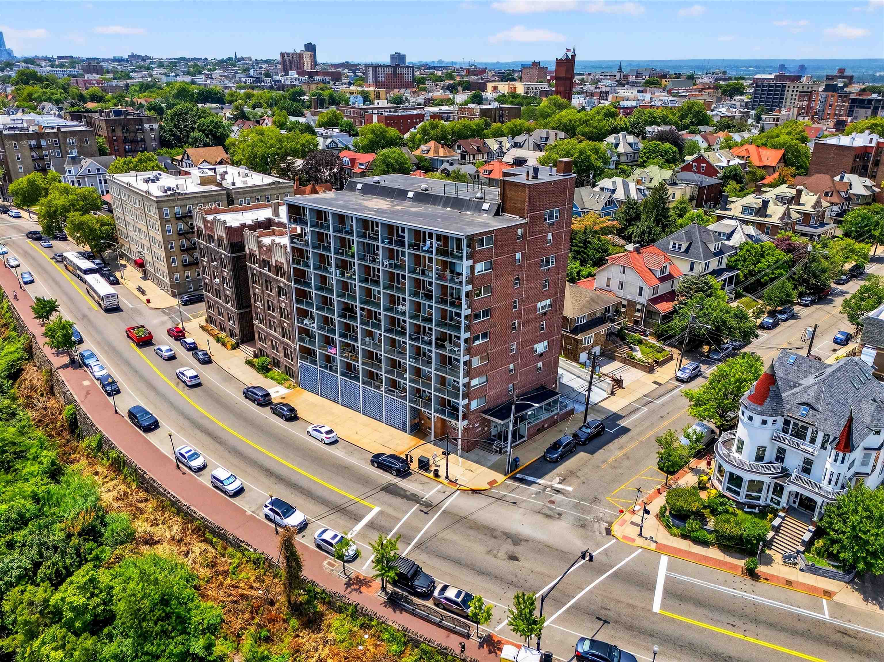 # 250014082 - For Rent in Weehawken NJ