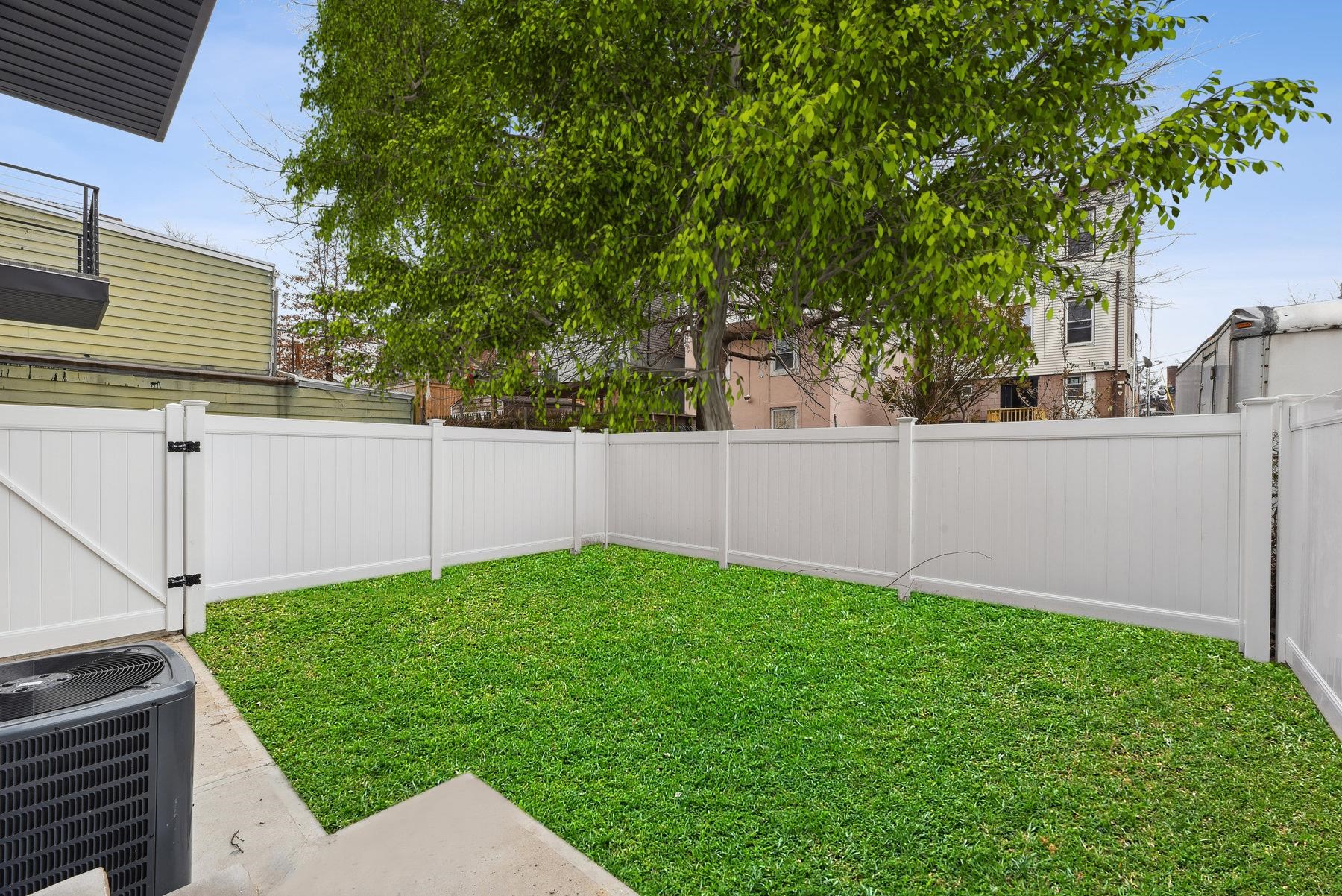 # 250014108 - For Rent in JERSEY CITY - Bergen-Lafayett NJ