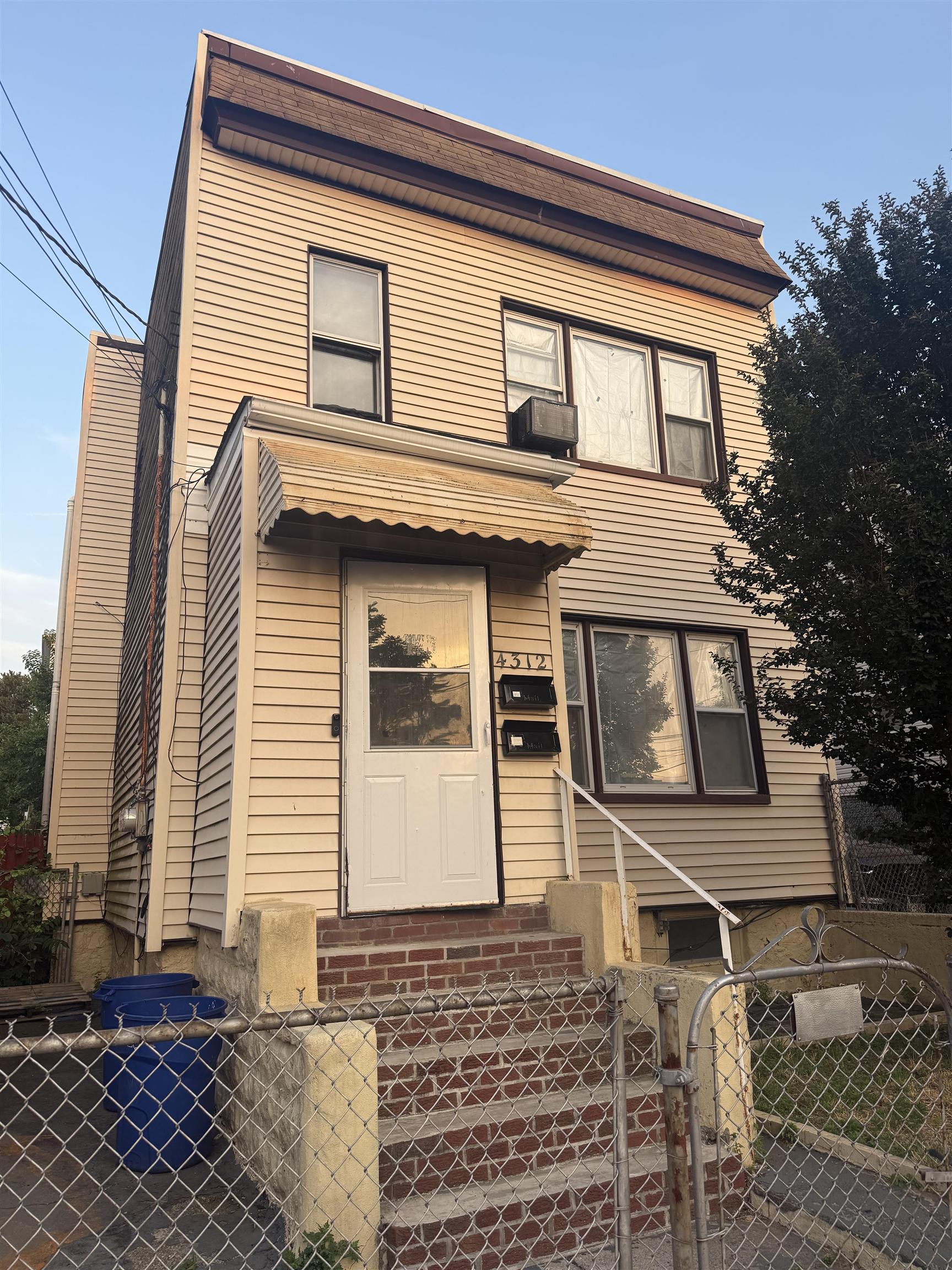 # 250014216 - For Rent in North Bergen NJ