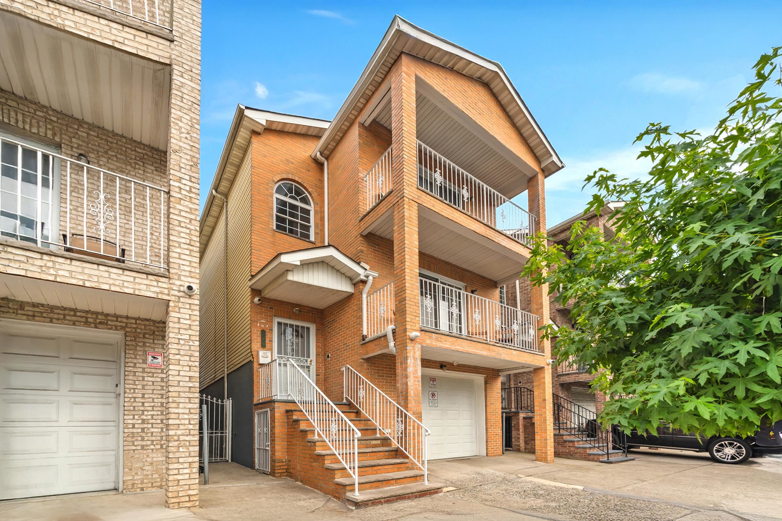# 250014228 - For Rent in JERSEY CITY - Bergen-Lafayett NJ