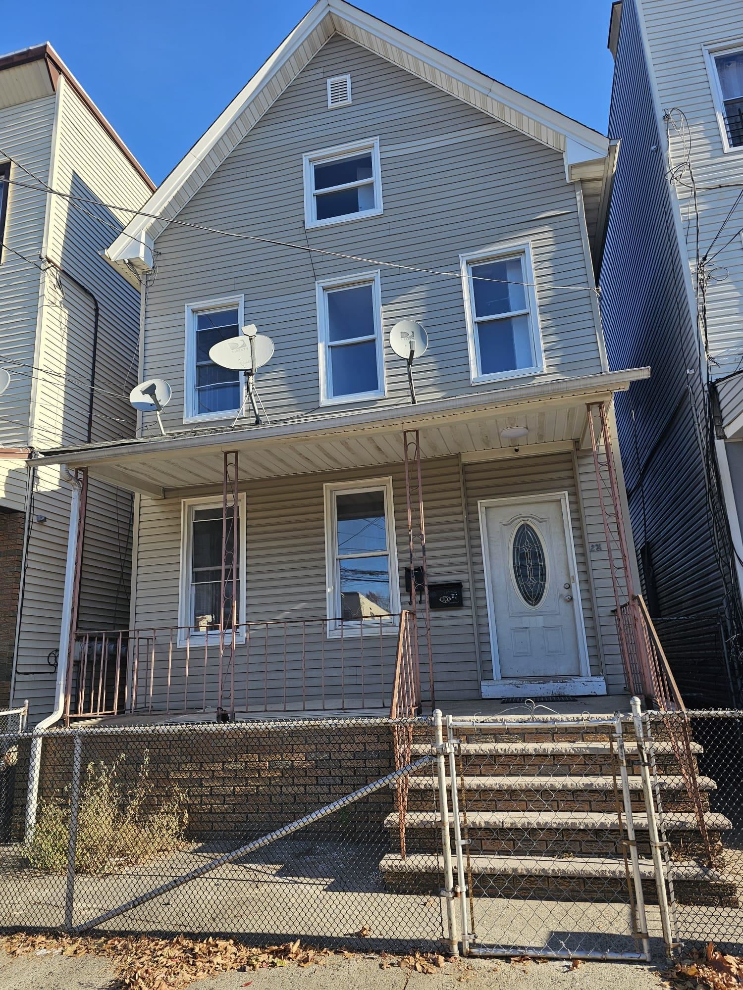 # 250014265 - For Rent in Elizabeth NJ