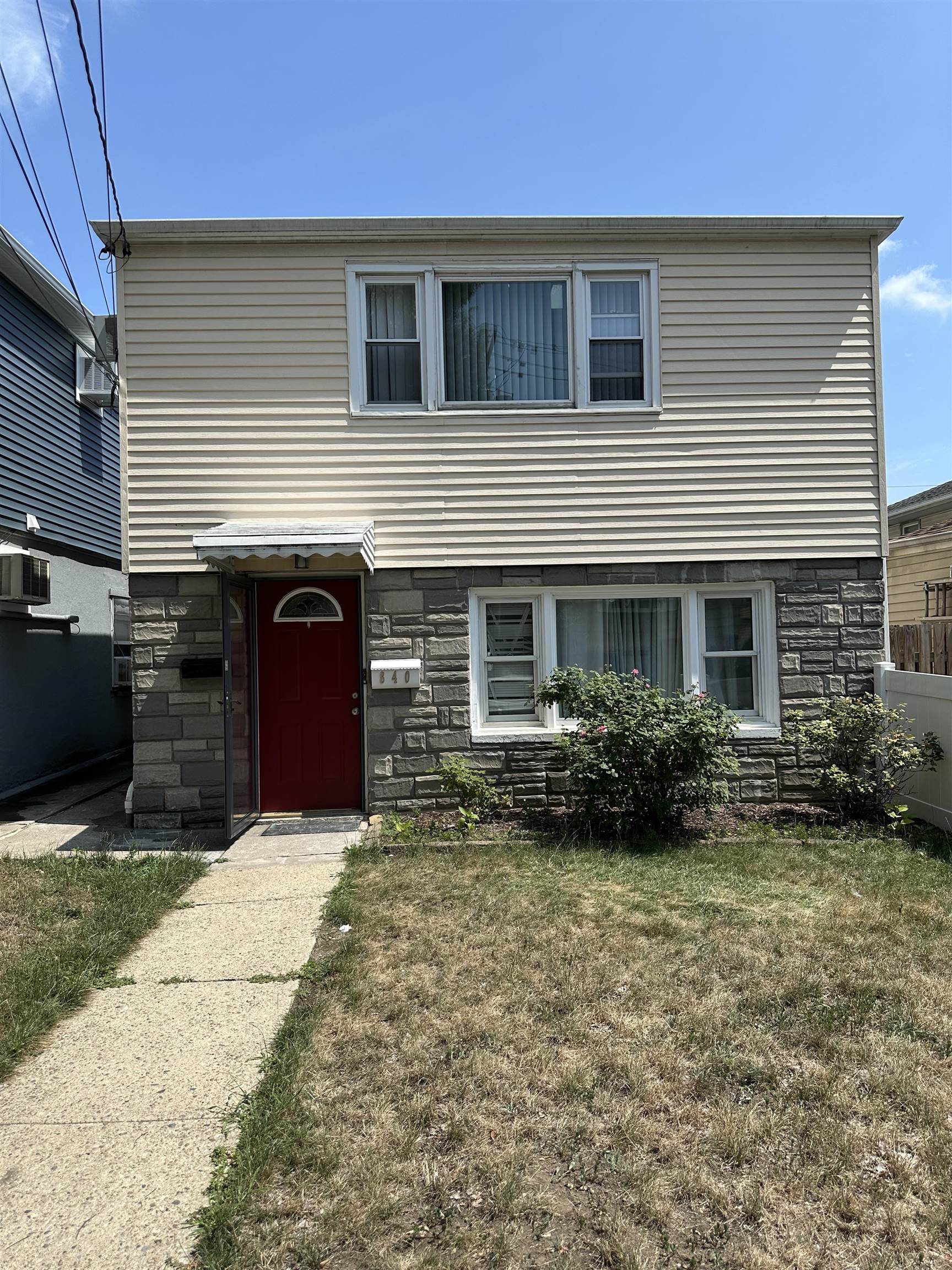 # 250014308 - For Rent in Secaucus NJ