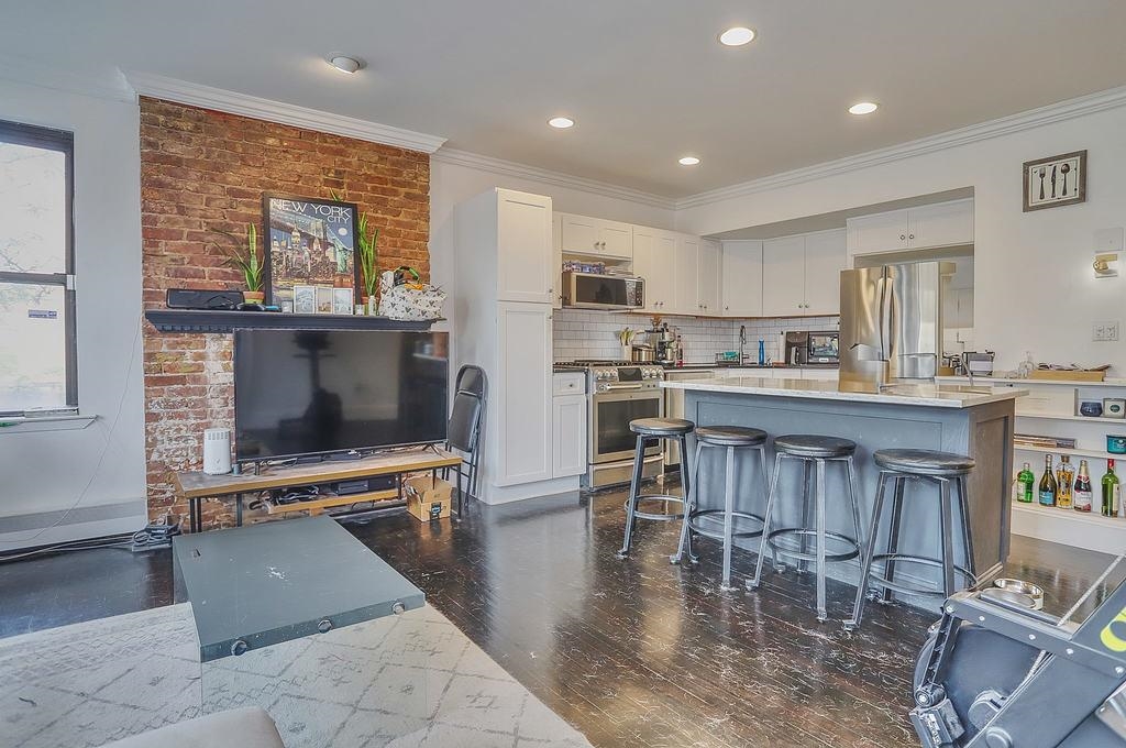 # 250014352 - For Rent in JERSEY CITY - Downtown NJ