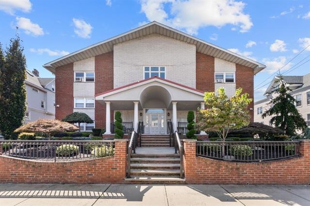 # 250014412 - For Rent in Bayonne NJ