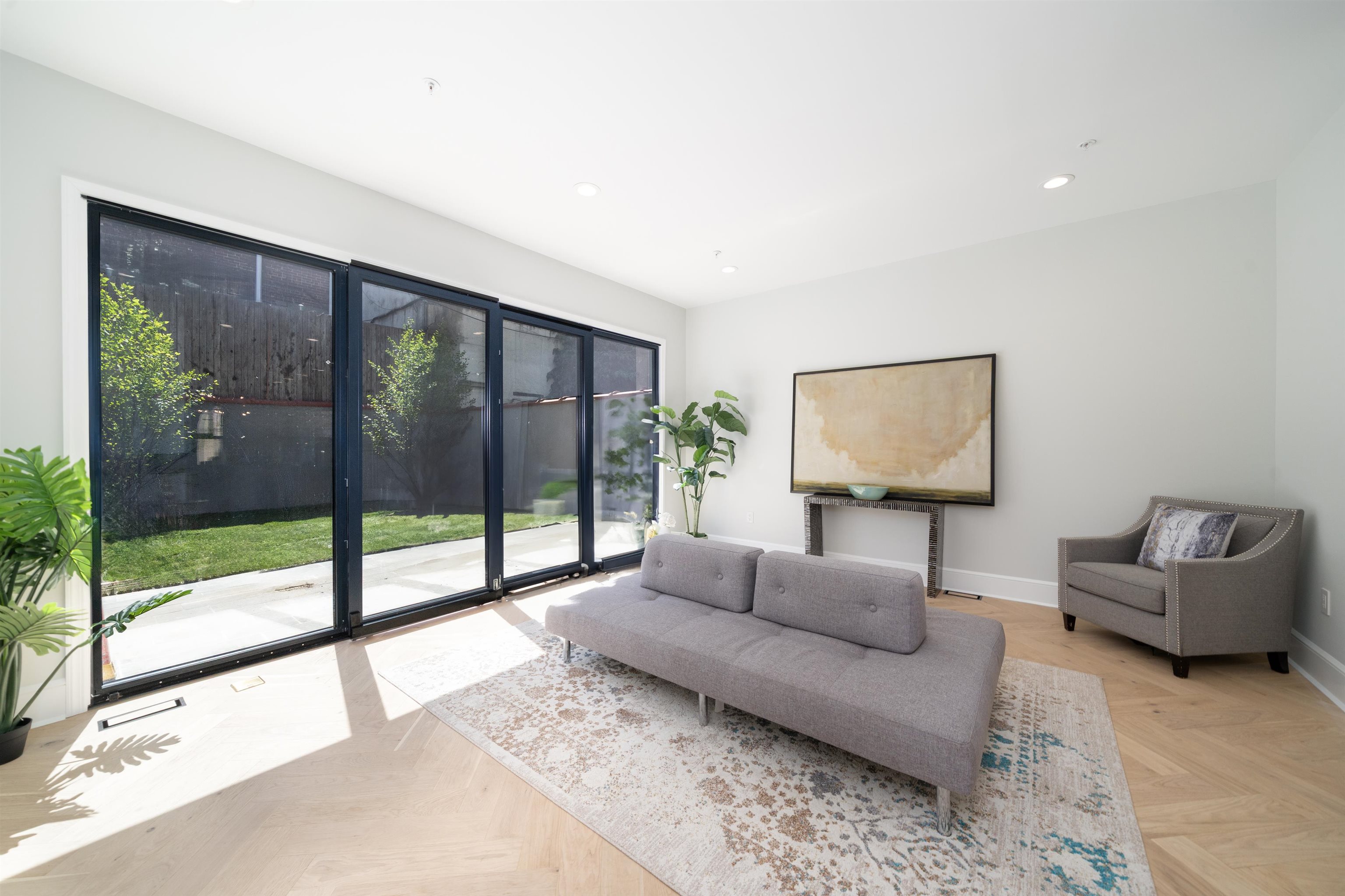 # 250014423 - For Rent in Hoboken NJ