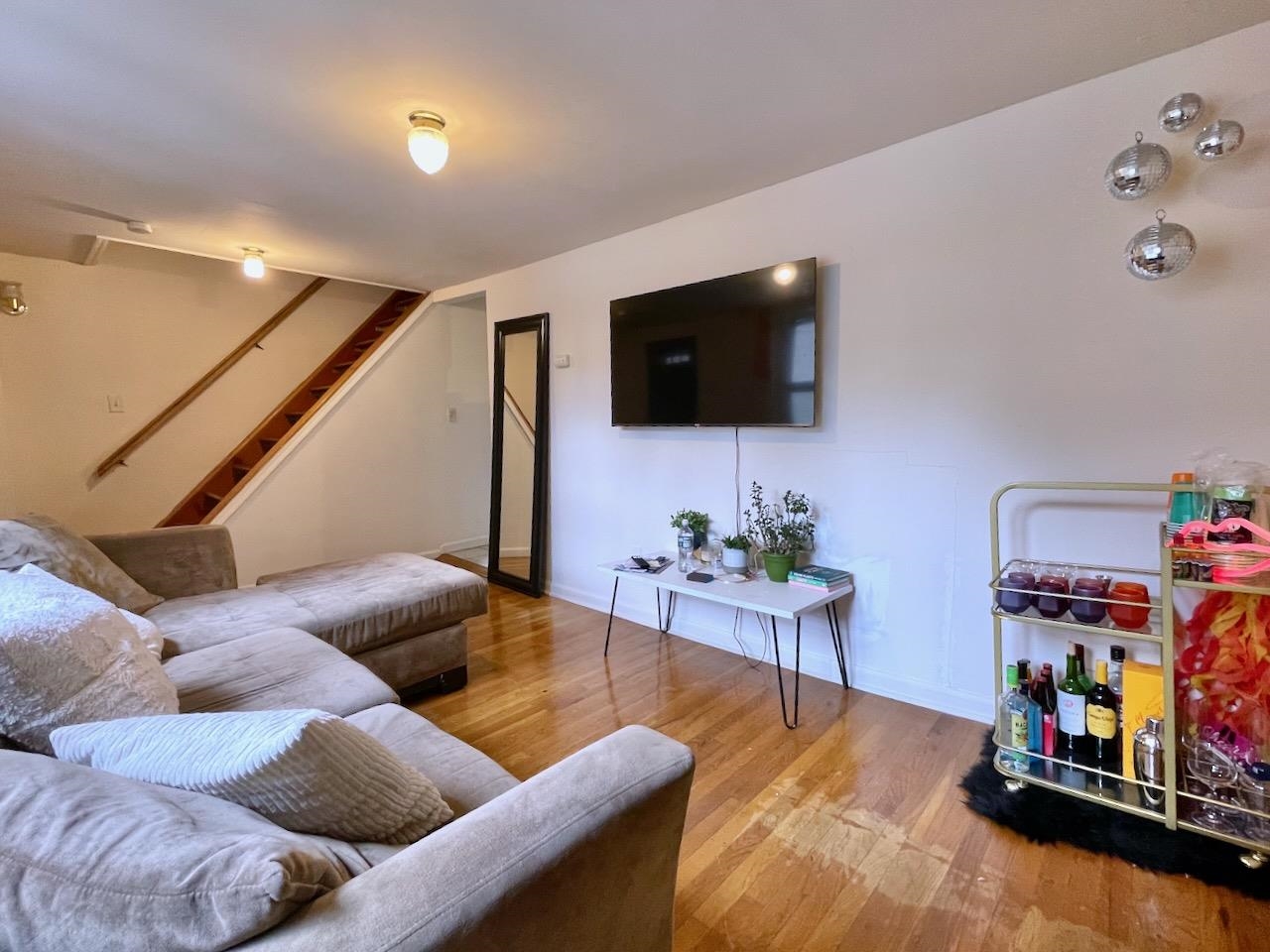 # 250014452 - For Rent in Hoboken NJ
