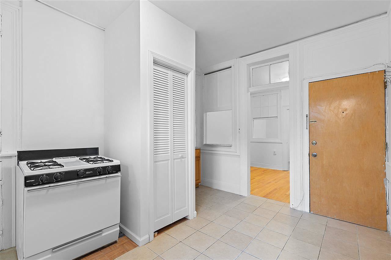 # 250014455 - For Rent in Hoboken NJ