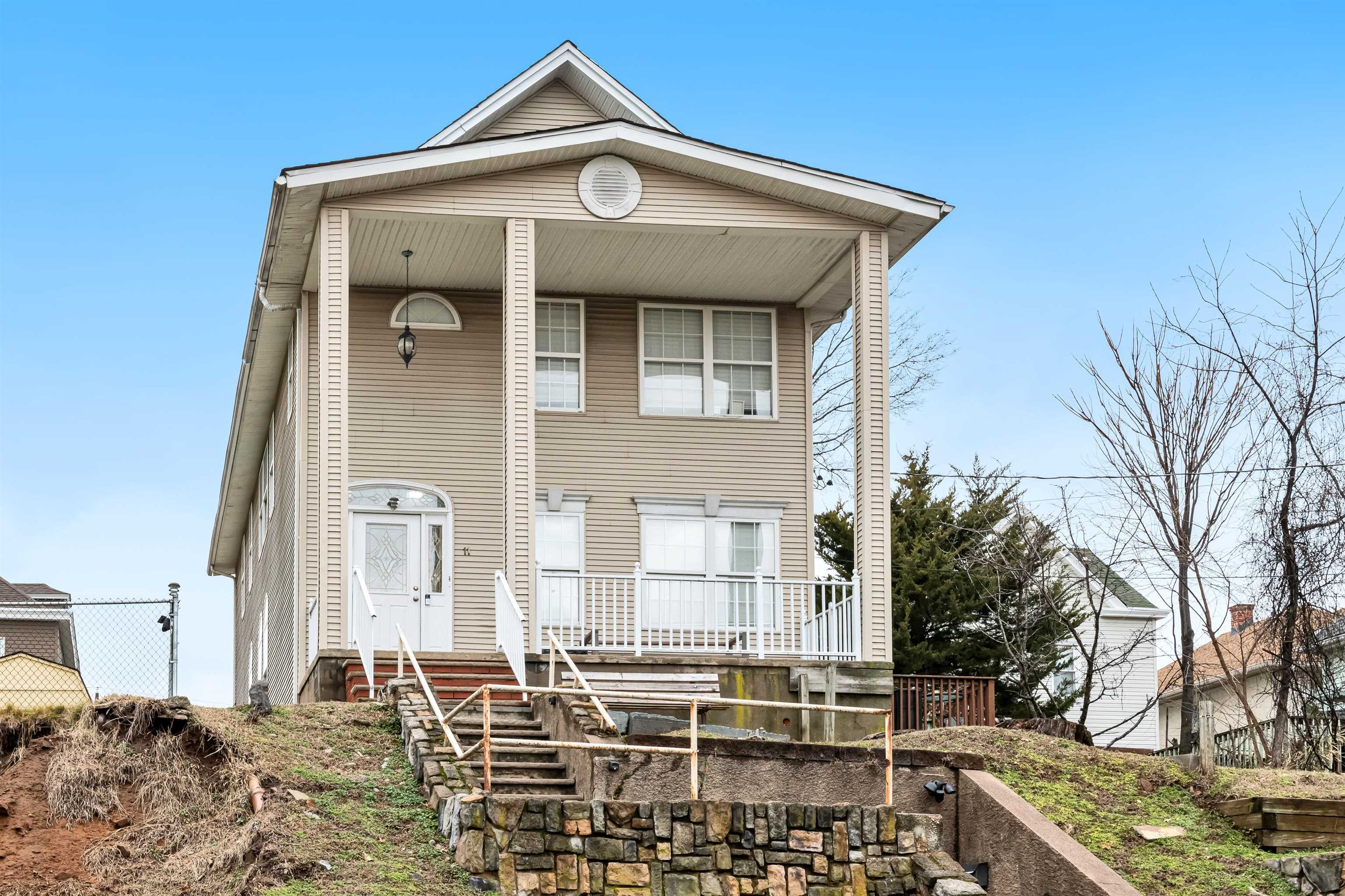 # 250014463 - For Rent in East Rutherford NJ