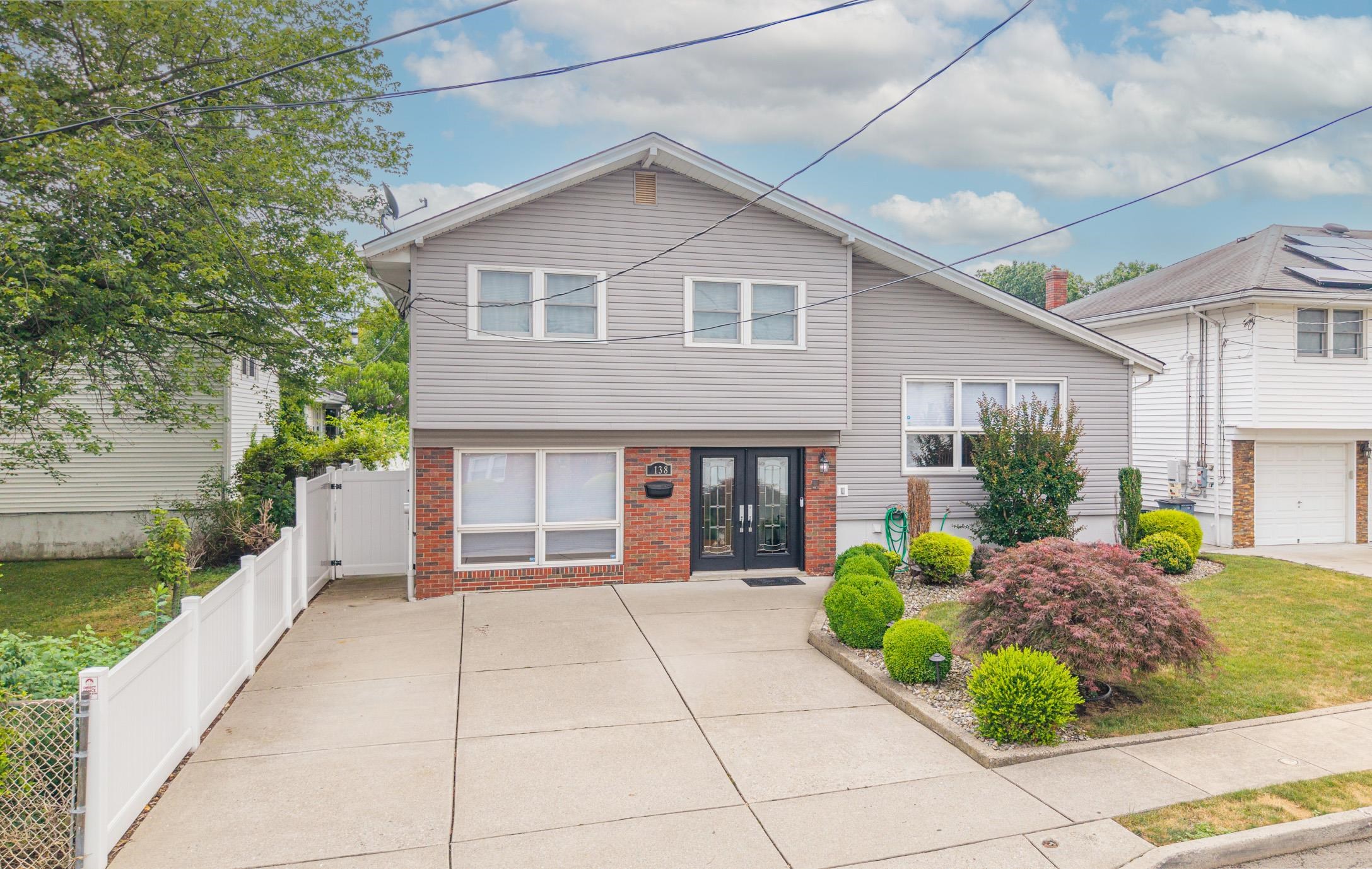 # 250014473 - For Rent in Secaucus NJ