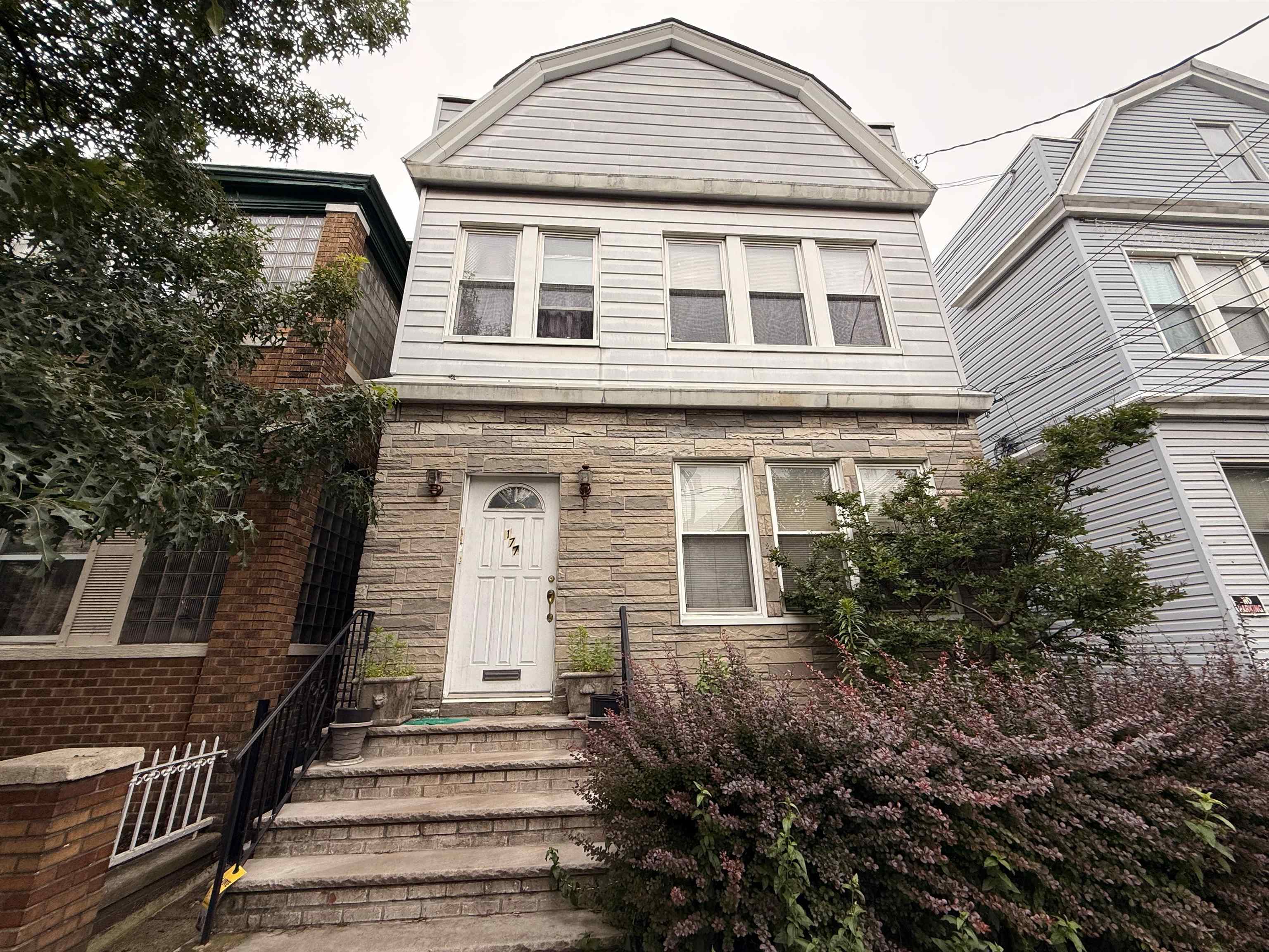 # 250014483 - For Rent in JERSEY CITY - Heights NJ