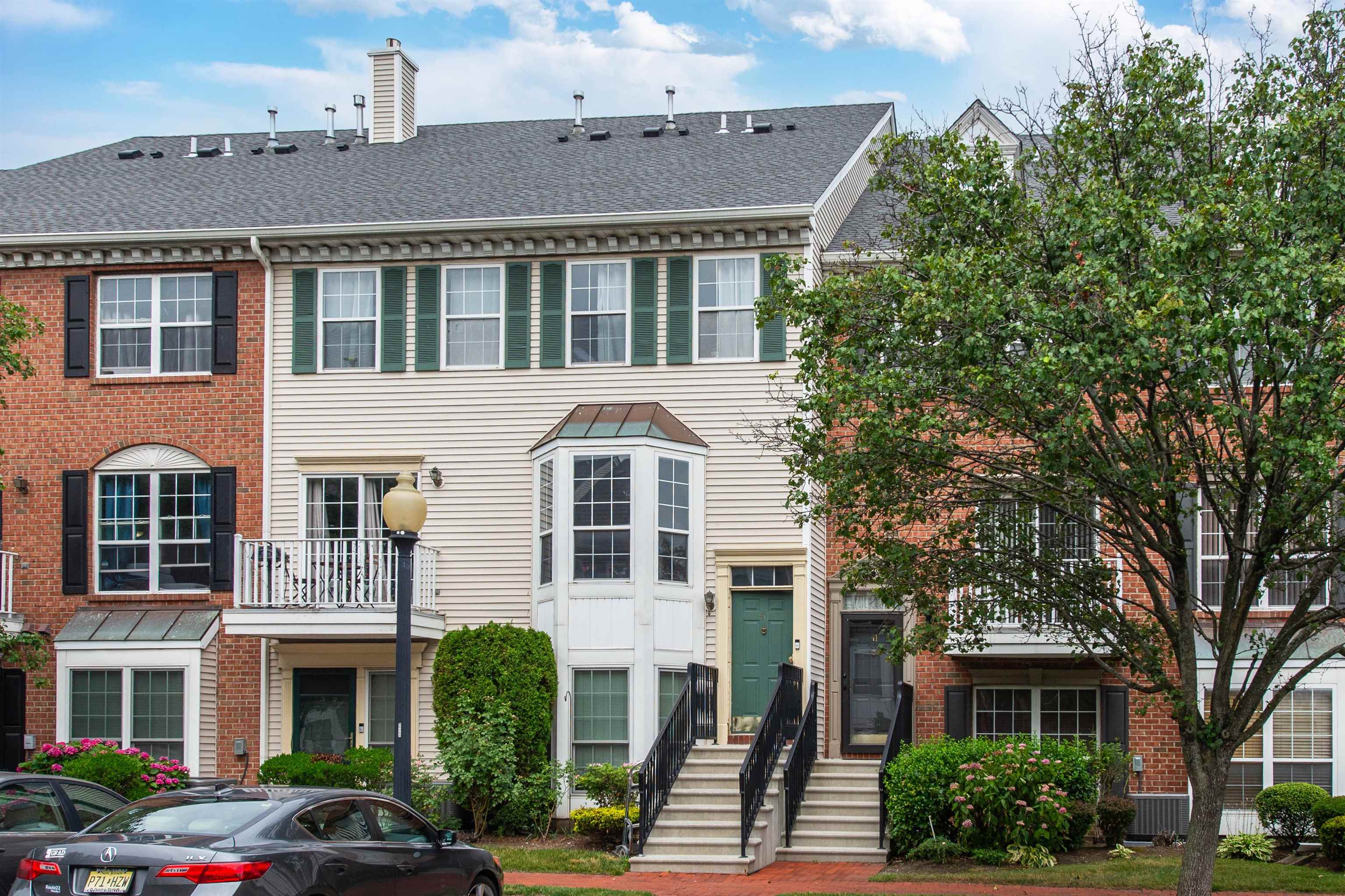 # 250014490 - For Rent in JERSEY CITY - West Bergen NJ