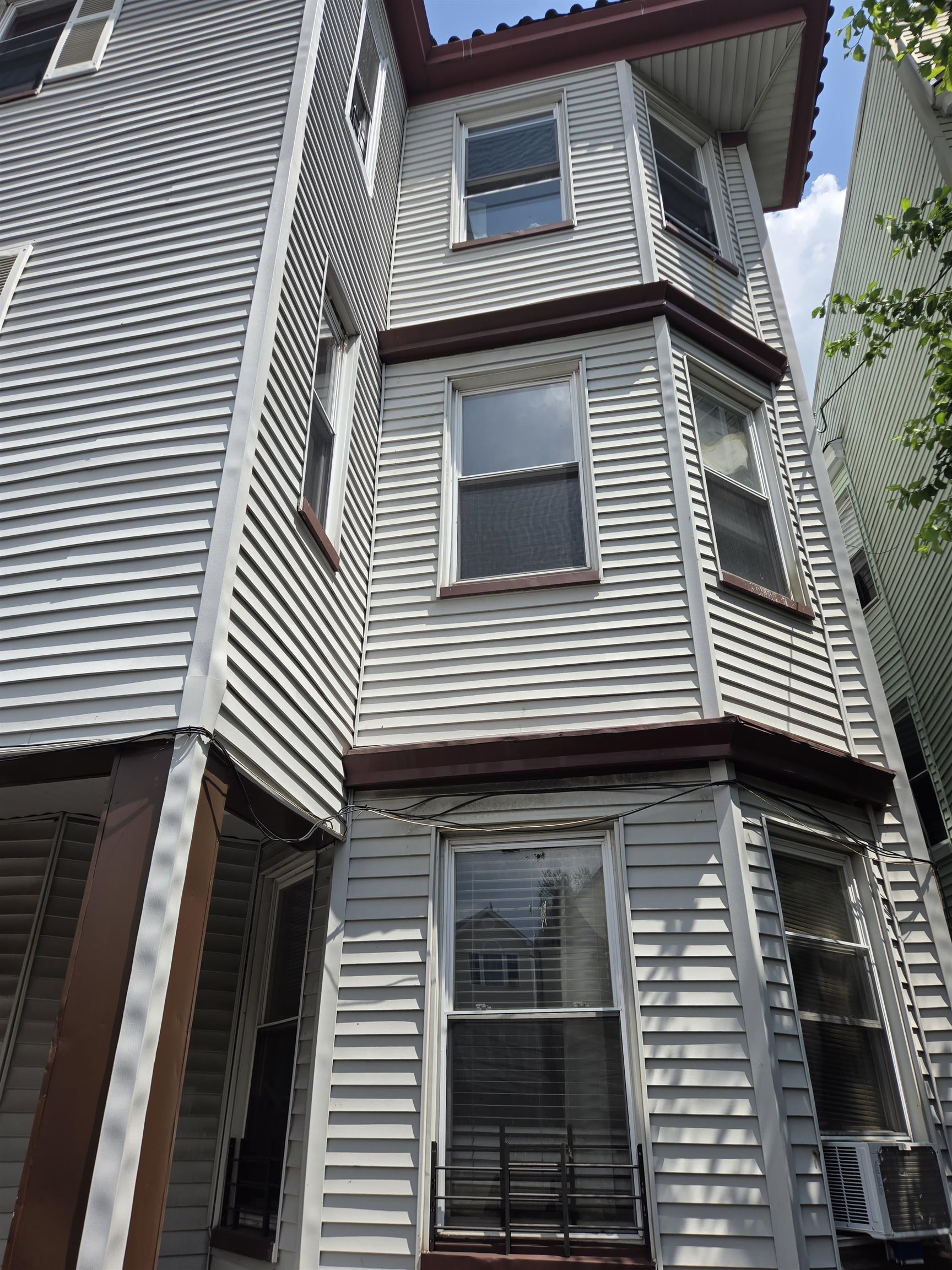 # 250014491 - For Rent in Newark NJ