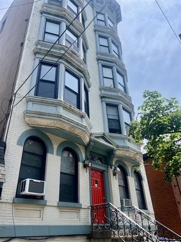 # 250014516 - For Rent in Hoboken NJ