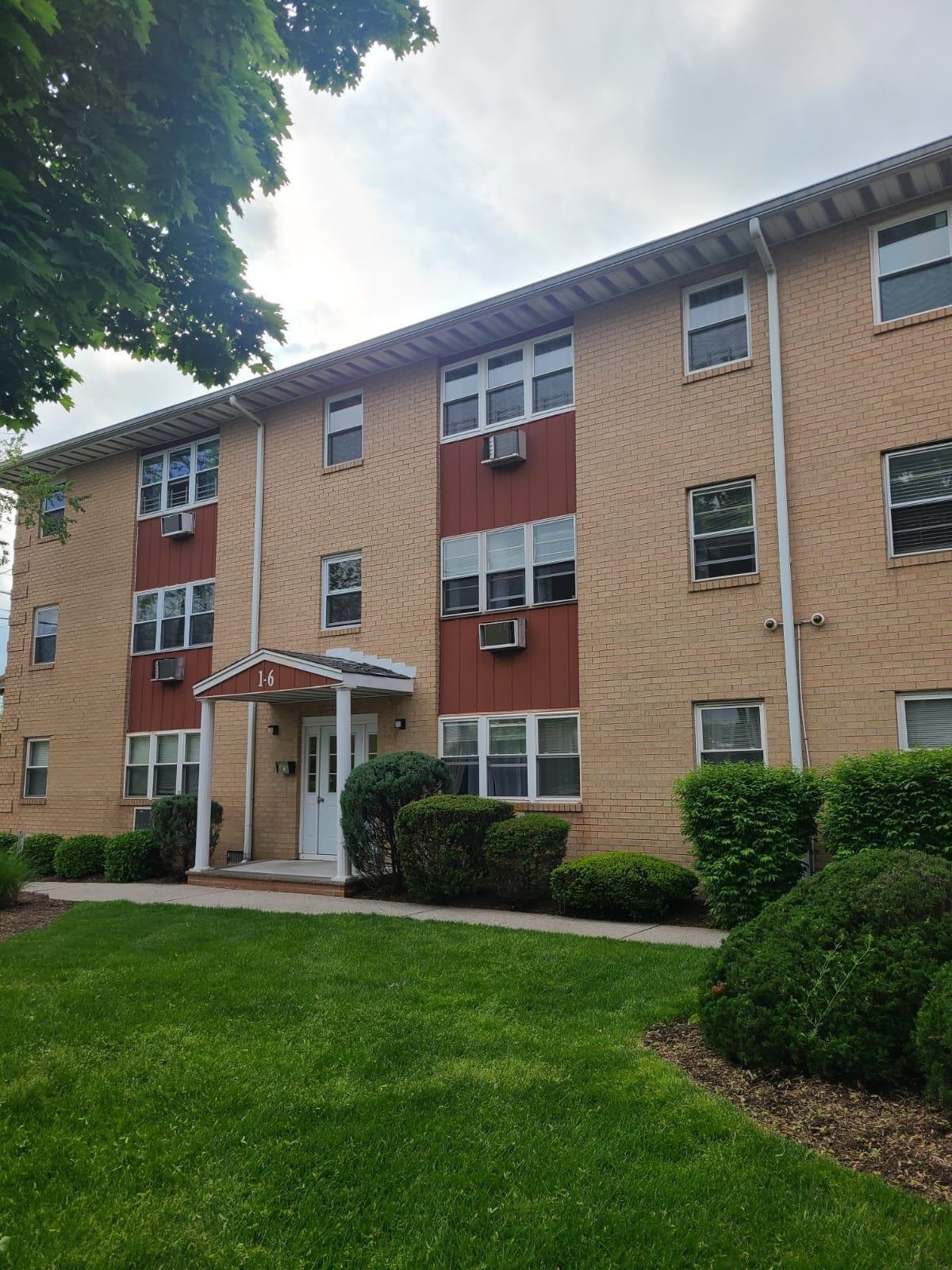 # 250014571 - For Rent in Secaucus NJ