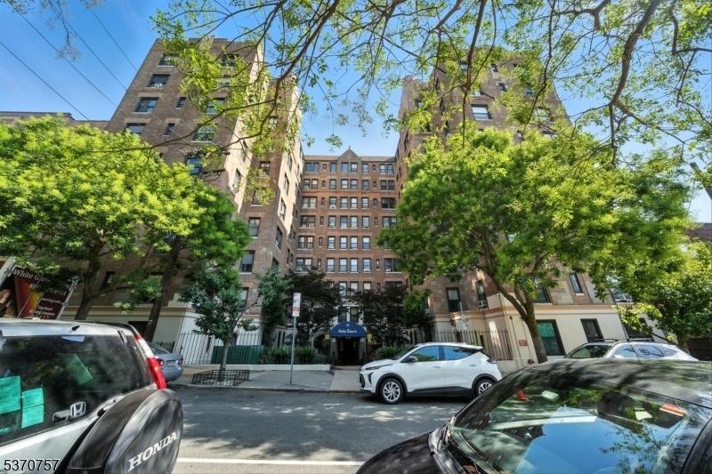 # 250014583 - For Rent in JERSEY CITY - Journal Square NJ
