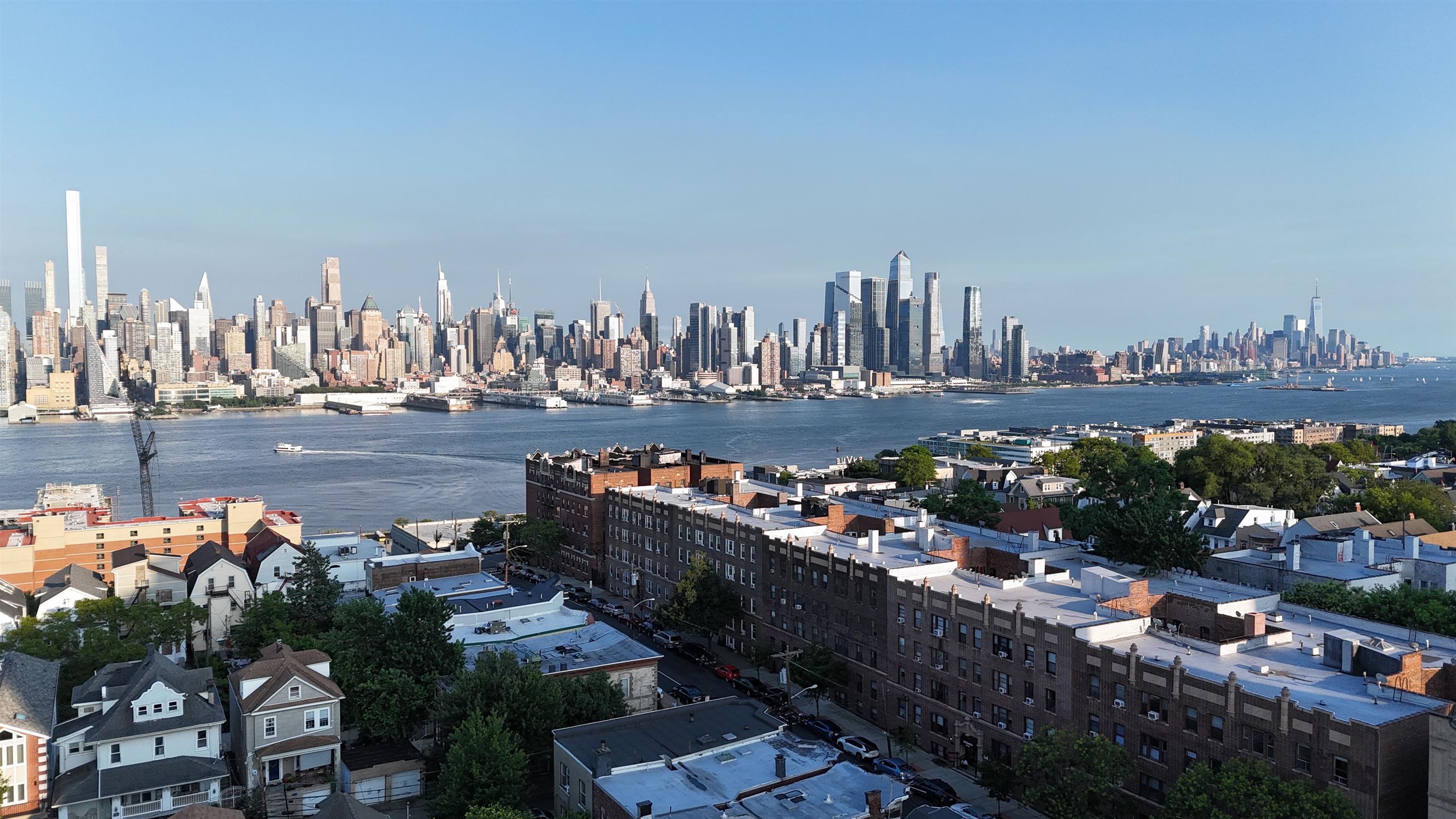 # 250014591 - For Rent in Weehawken NJ