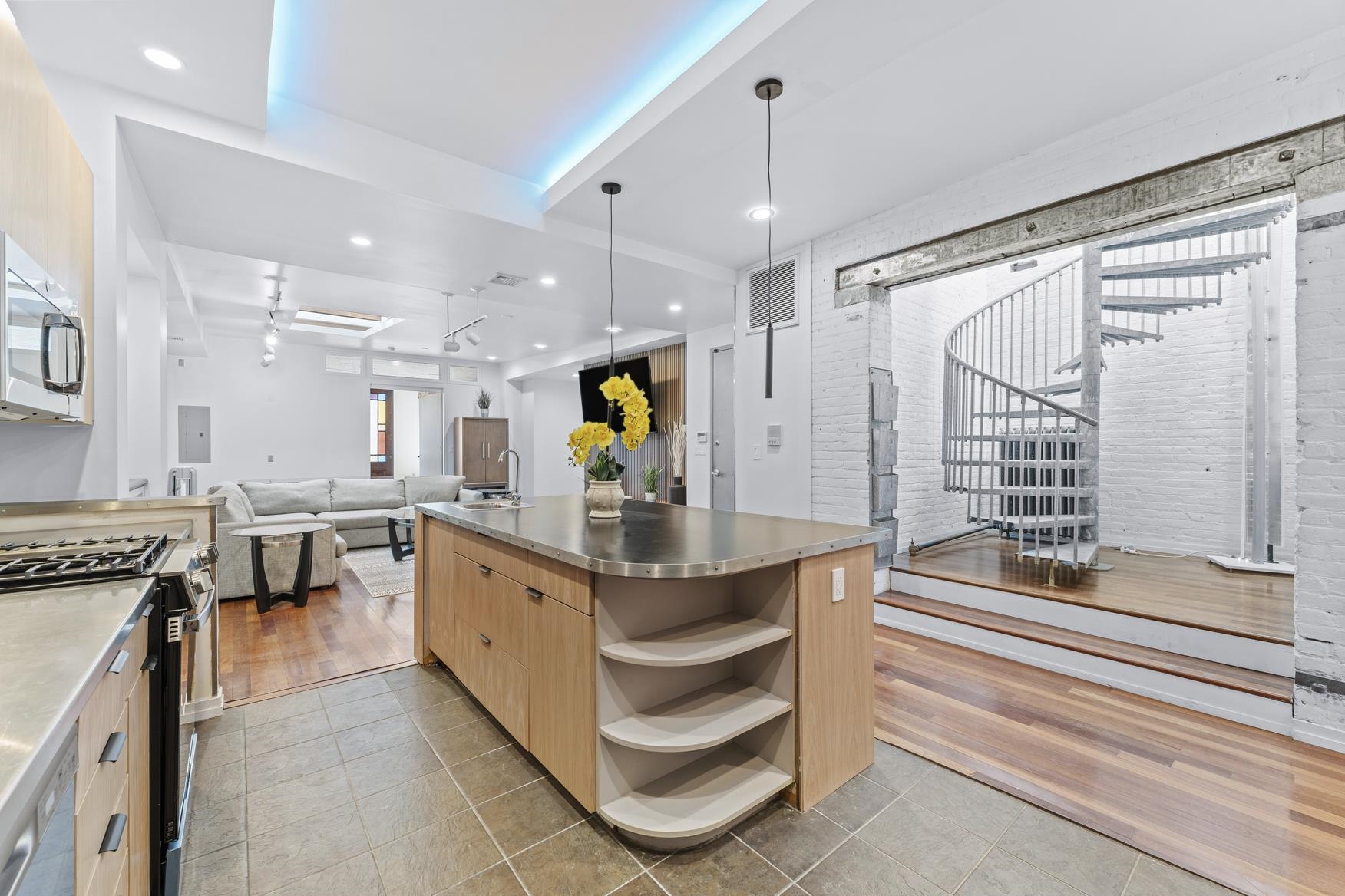 # 250014603 - For Rent in JERSEY CITY - Downtown NJ