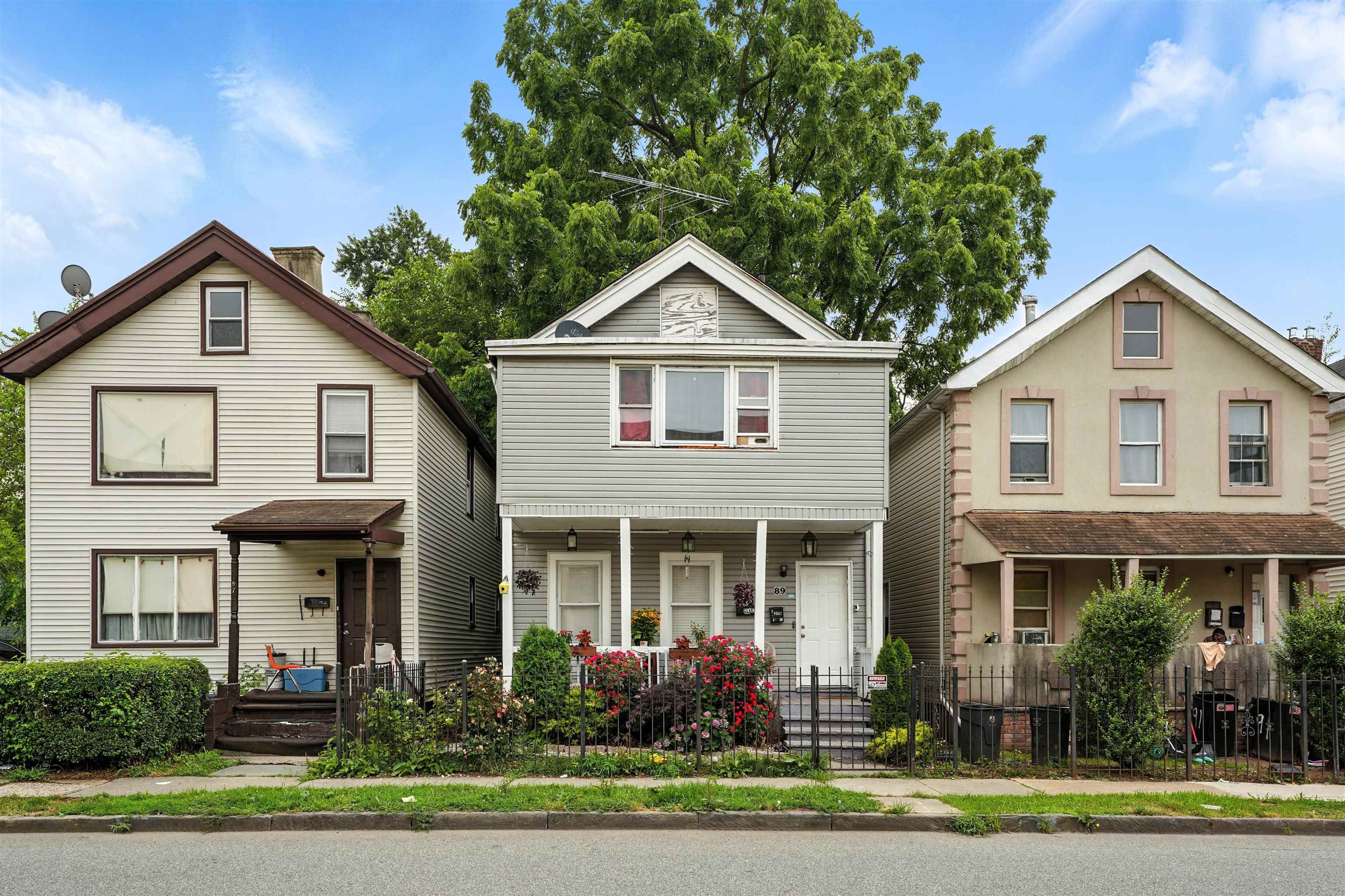 # 250014613 - For Rent in East Orange NJ