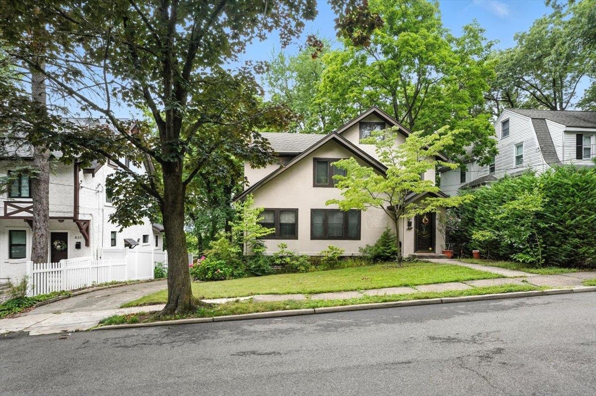 # 250014626 - For Rent in Leonia NJ