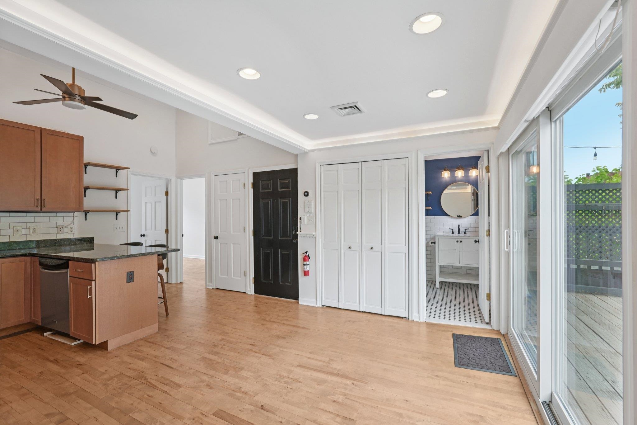 # 250014631 - For Rent in Weehawken NJ
