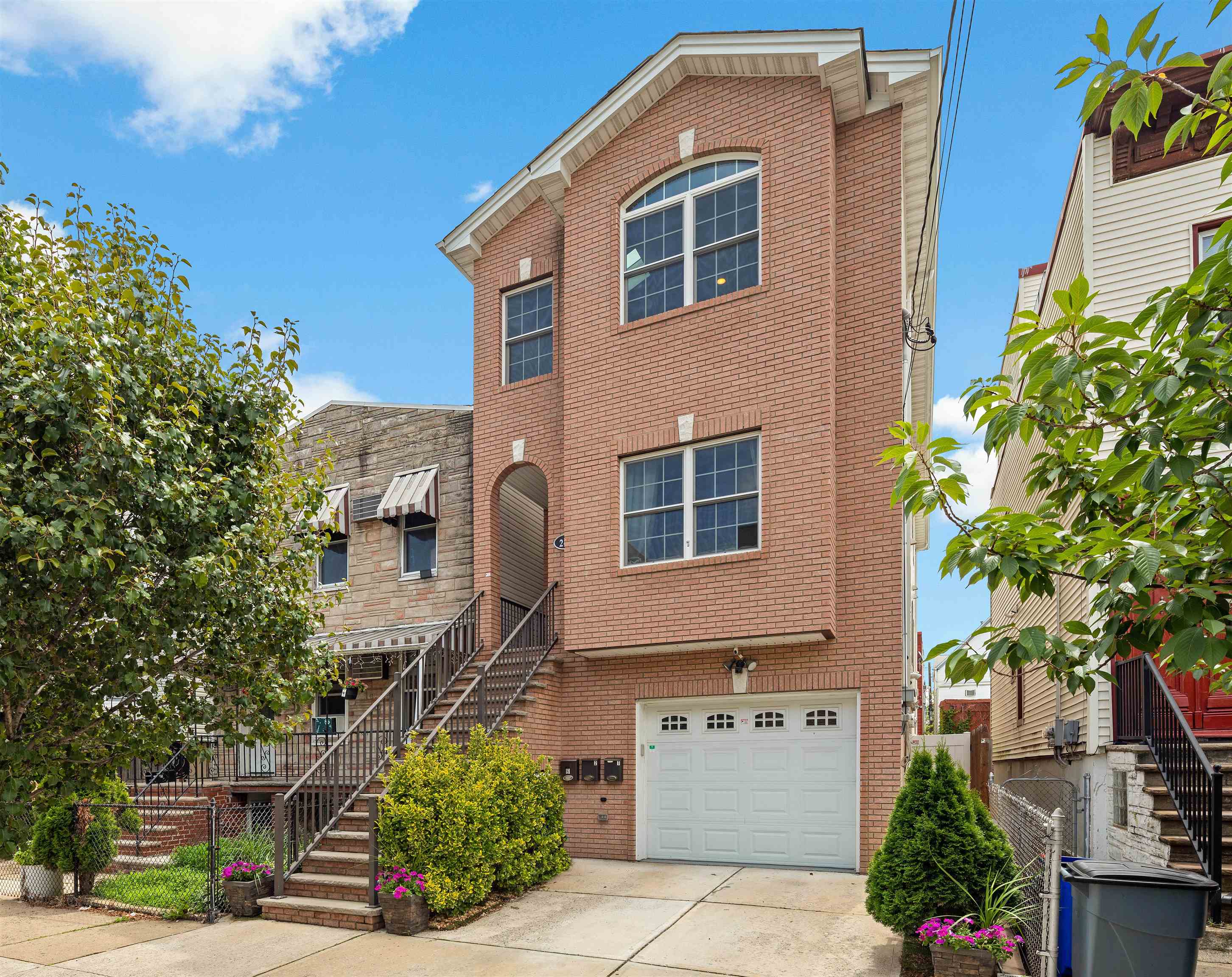 # 250014639 - For Rent in JERSEY CITY - Heights NJ