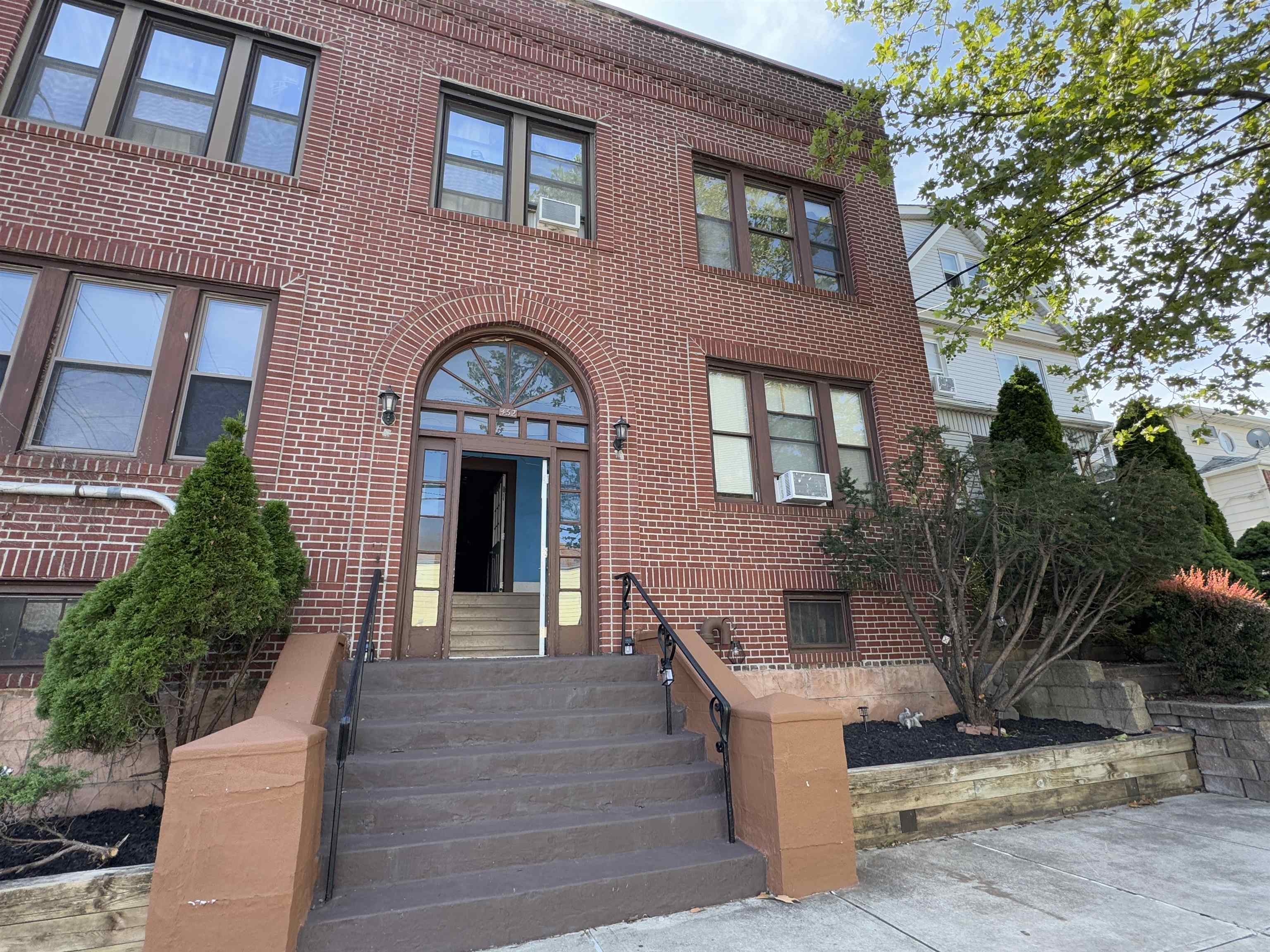 # 250014688 - For Rent in Bayonne NJ