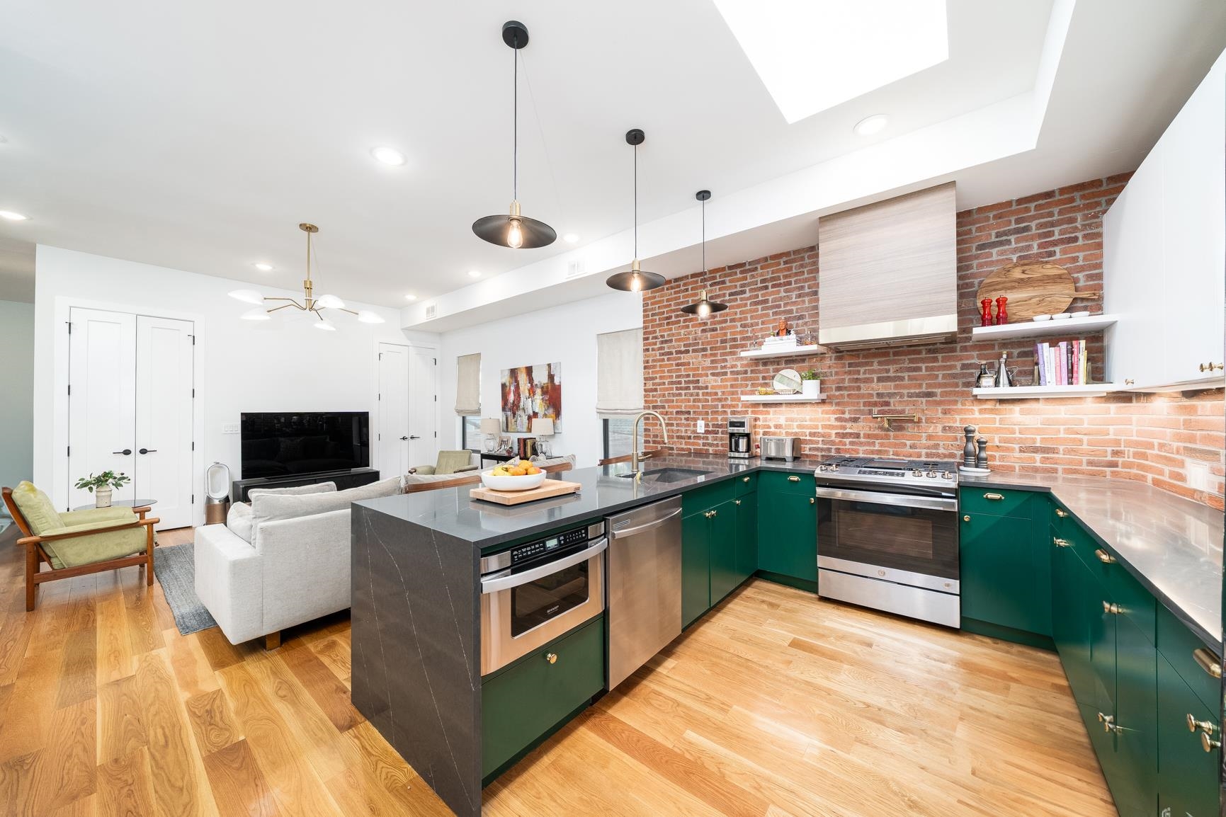# 250014704 - For Rent in JERSEY CITY - Heights NJ