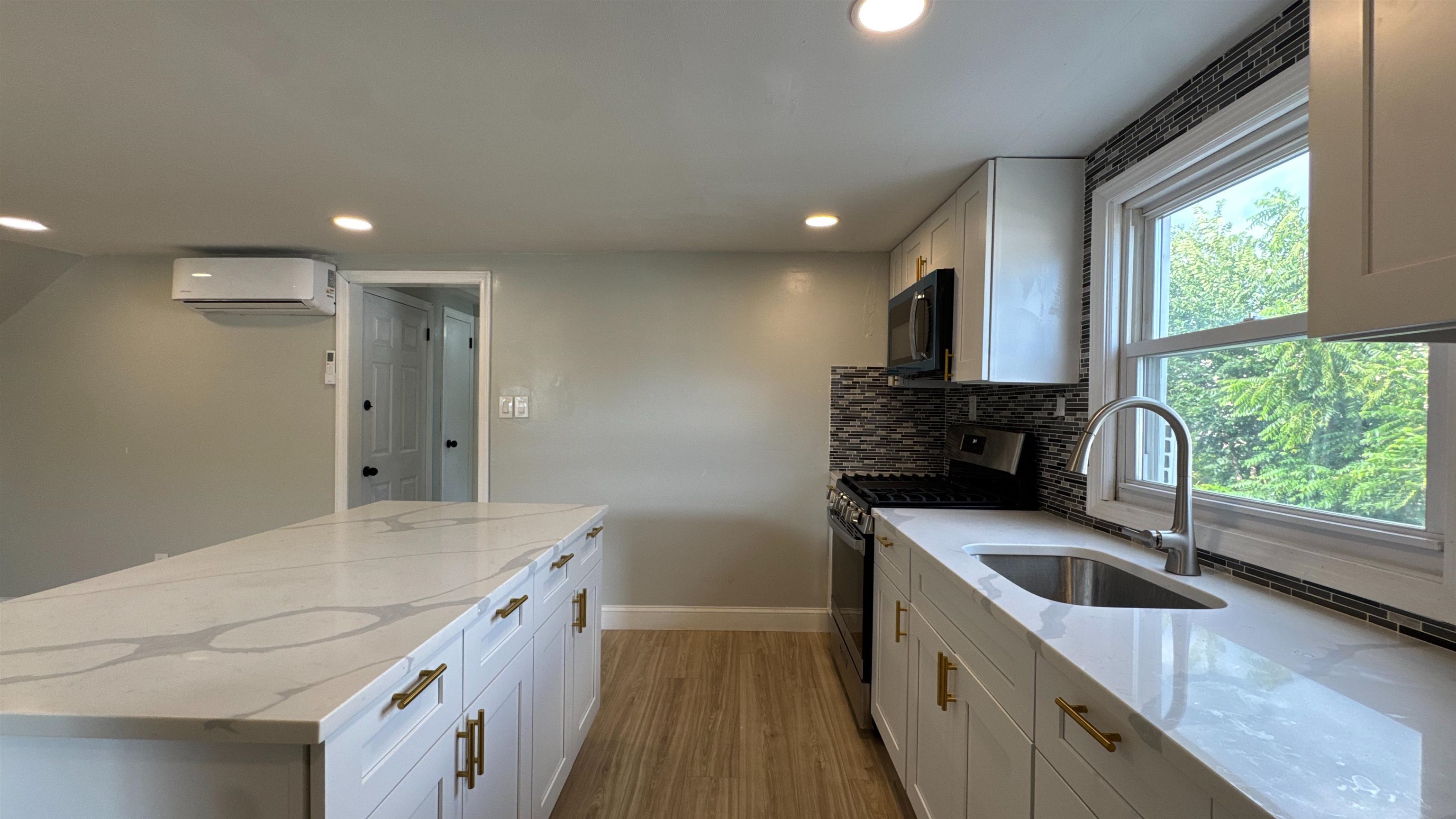 # 250014717 - For Rent in JERSEY CITY - Greenville NJ