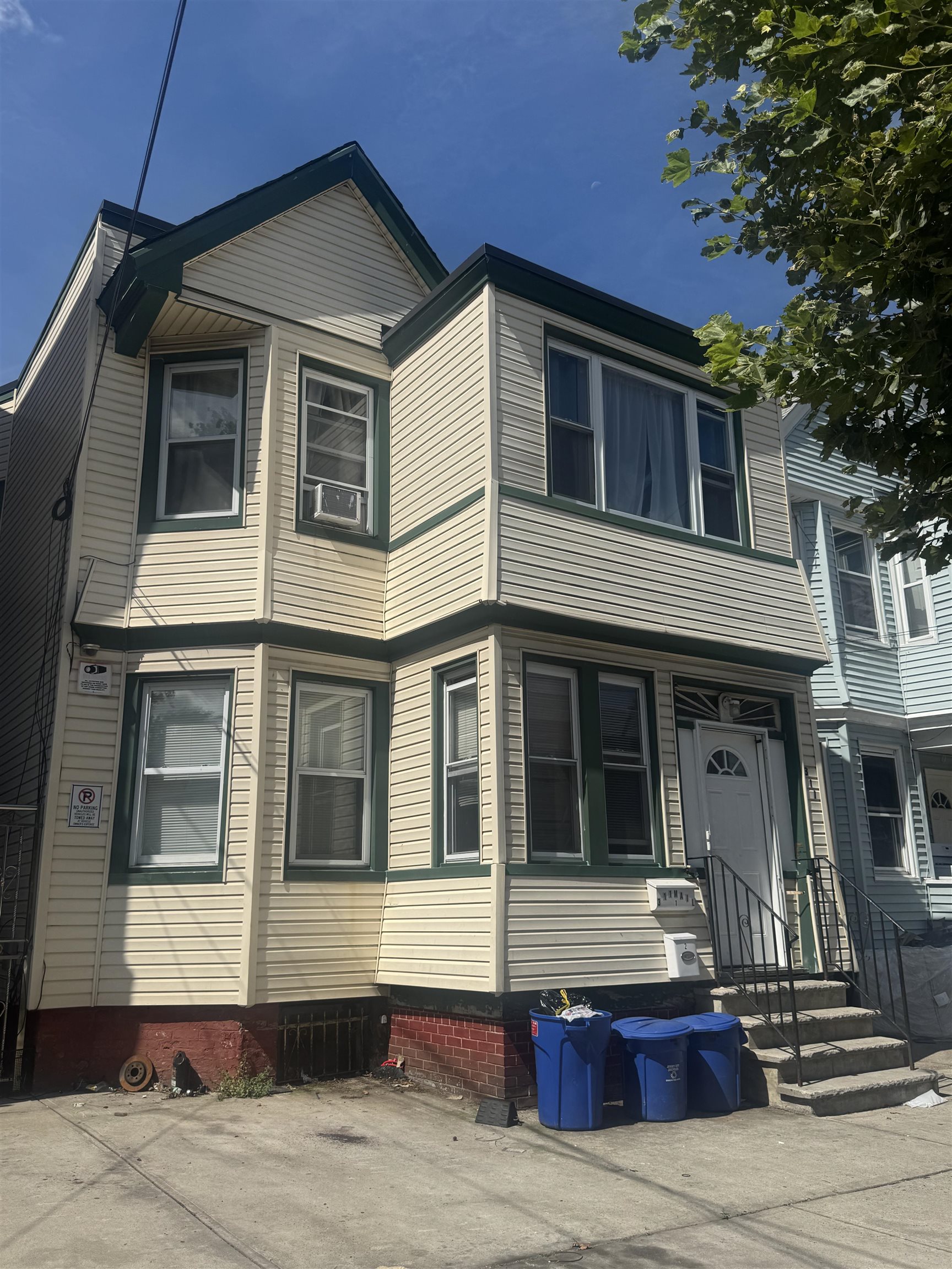 # 250014723 - For Rent in JERSEY CITY - West Bergen NJ