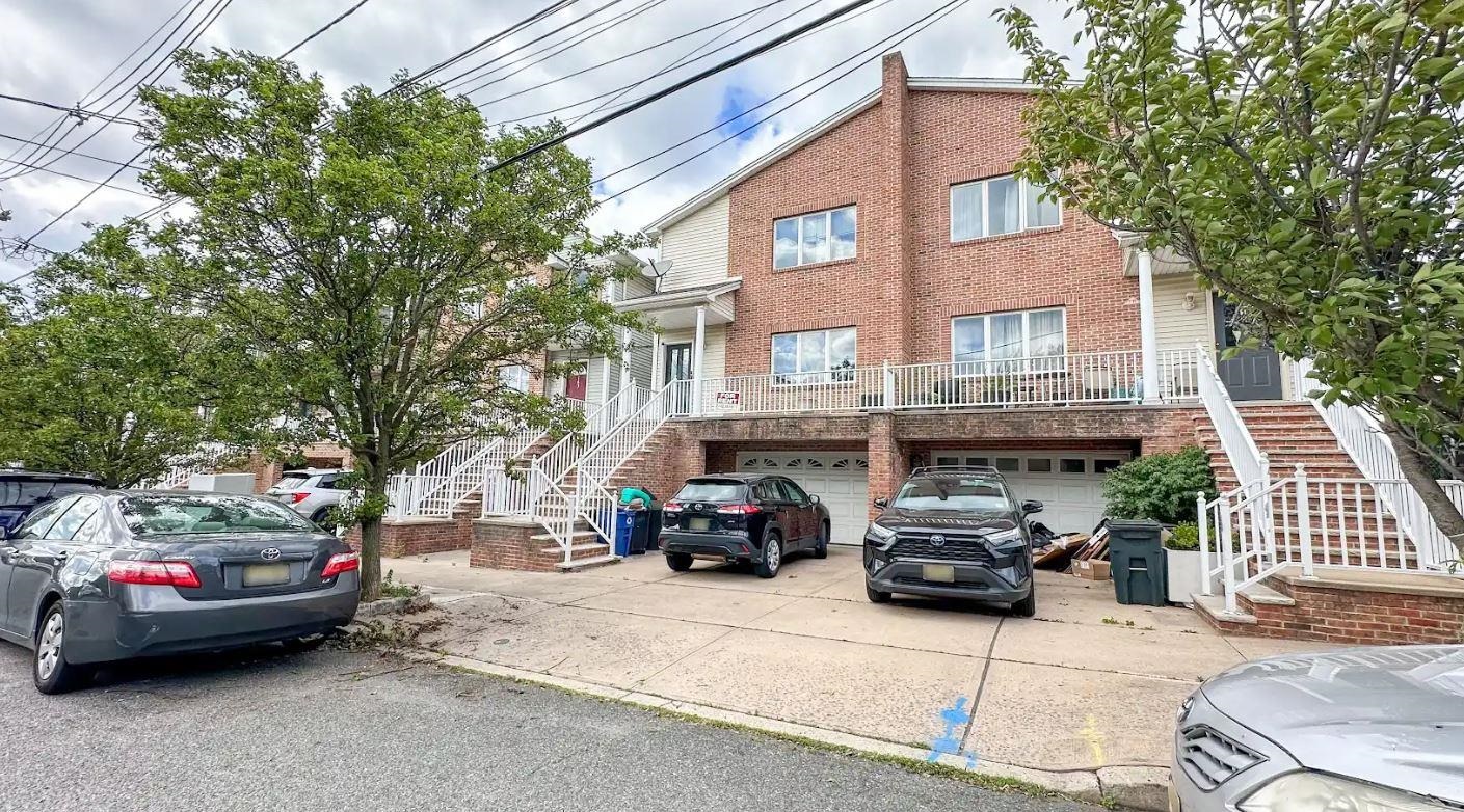 # 250014728 - For Rent in Bayonne NJ