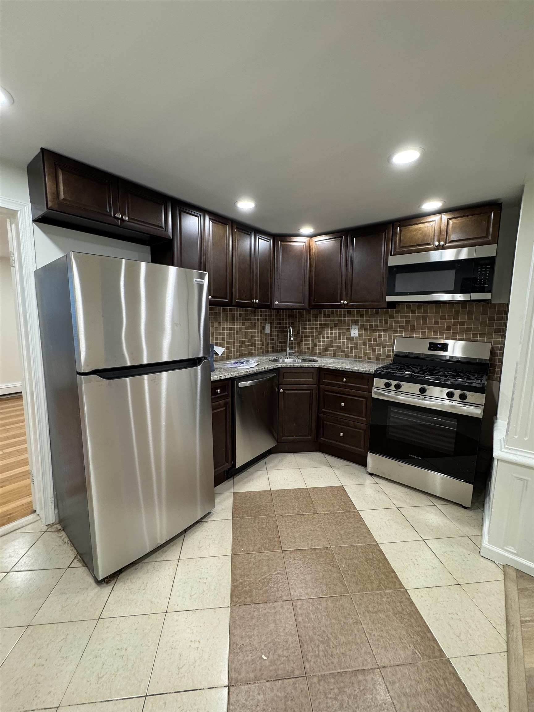 # 250014730 - For Rent in JERSEY CITY - Heights NJ