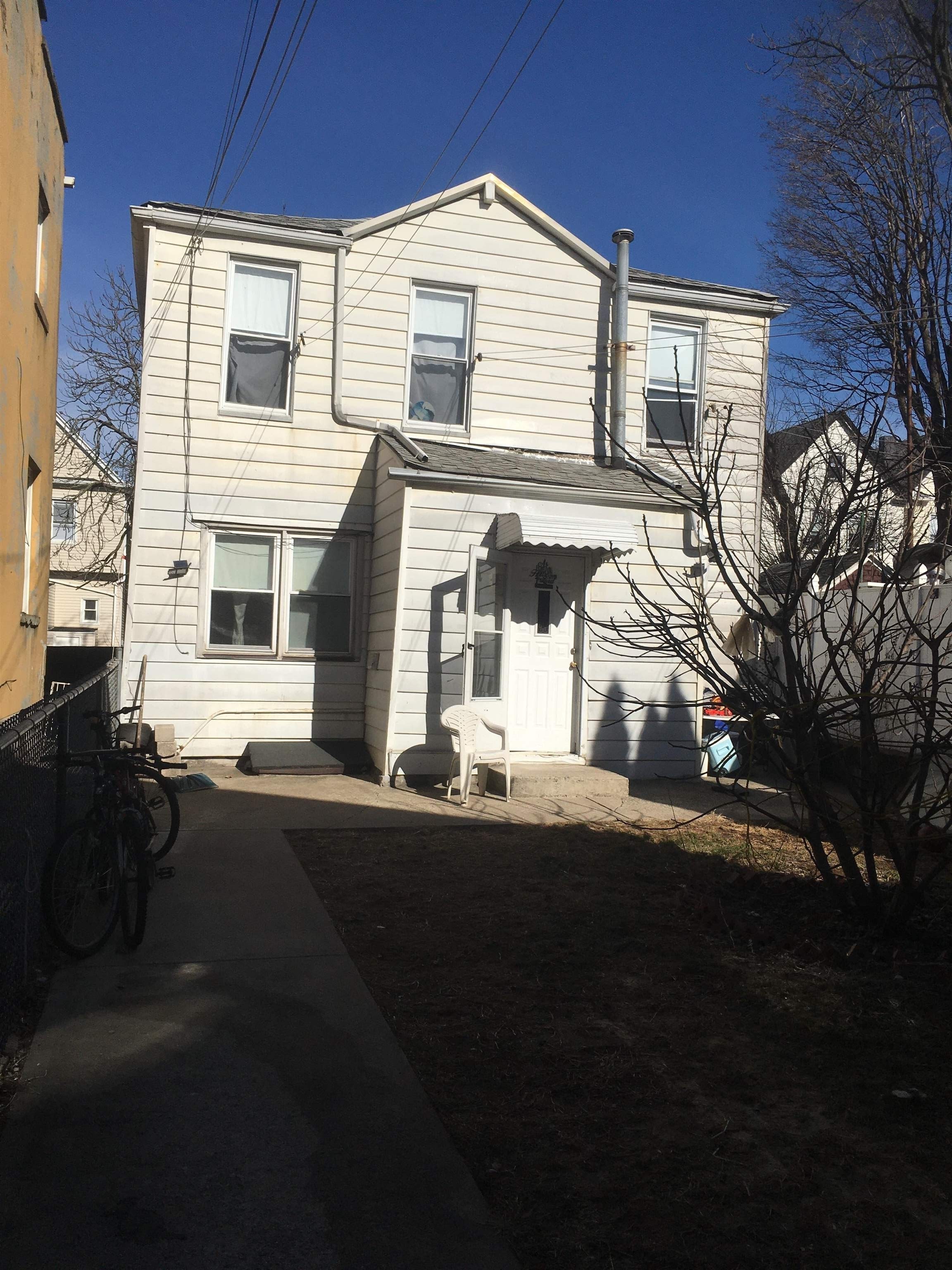 # 250014756 - For Rent in Bayonne NJ