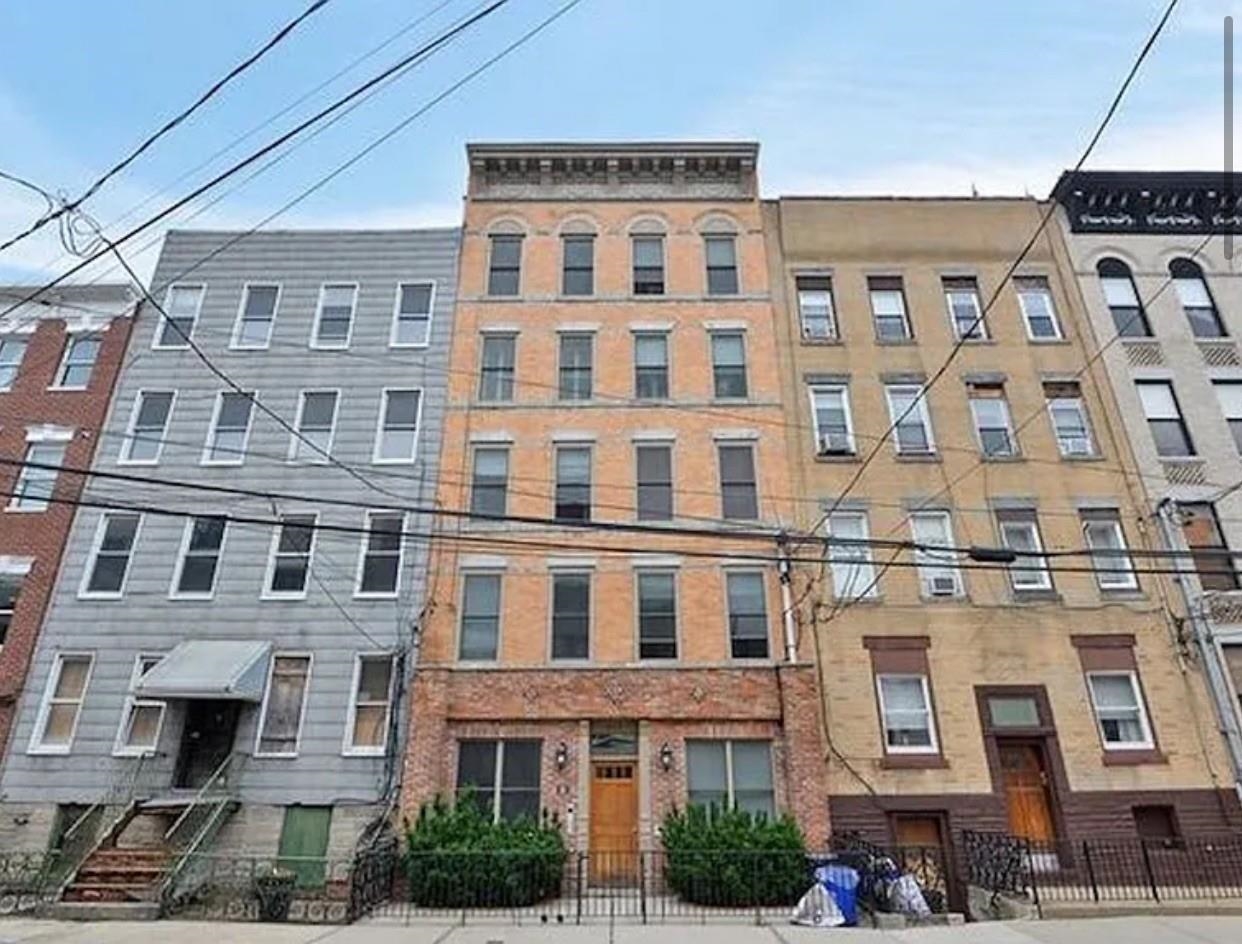 # 250014762 - For Rent in Hoboken NJ