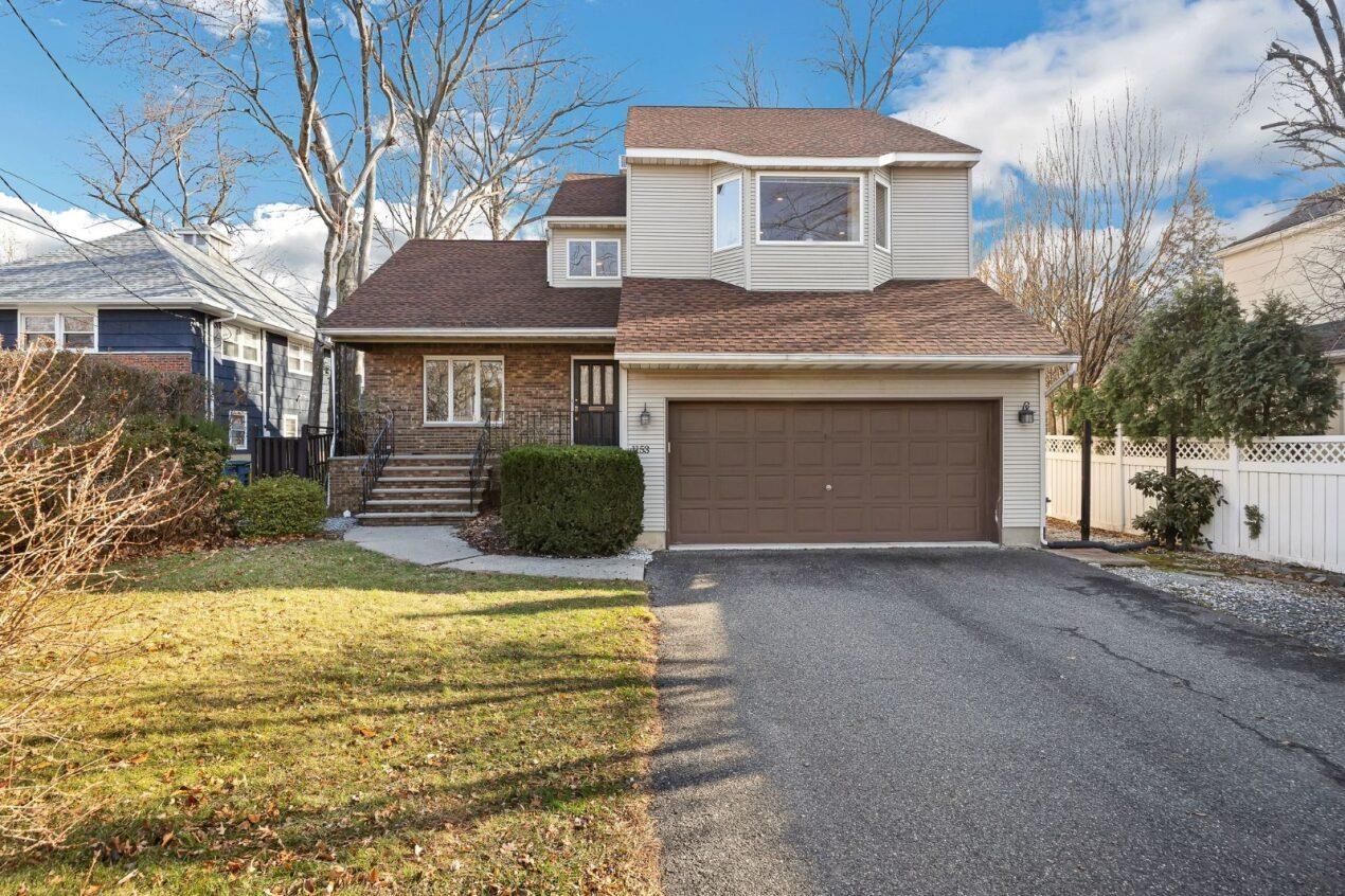 # 250014764 - For Rent in Teaneck NJ