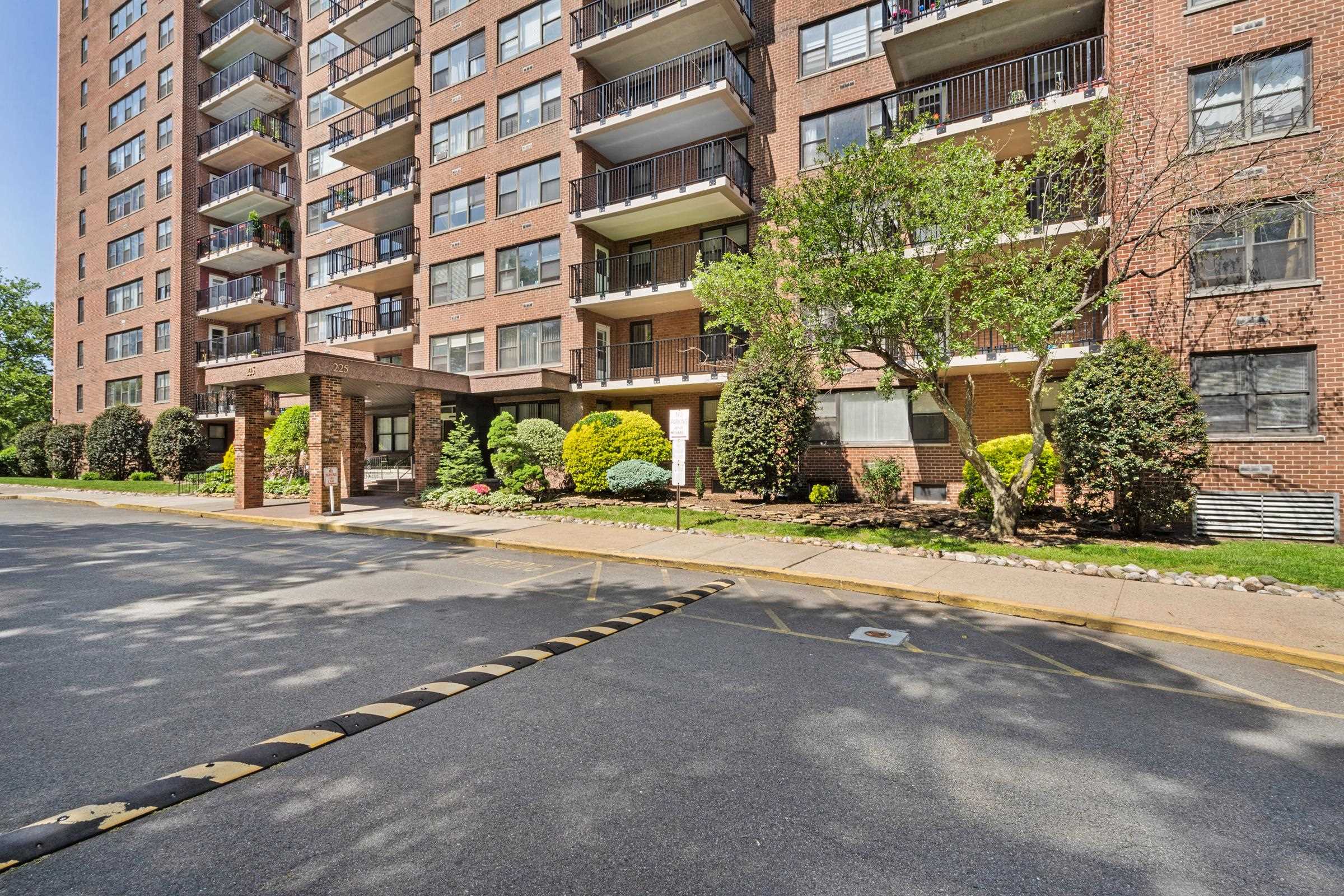 # 250014771 - For Rent in JERSEY CITY - Journal Square NJ