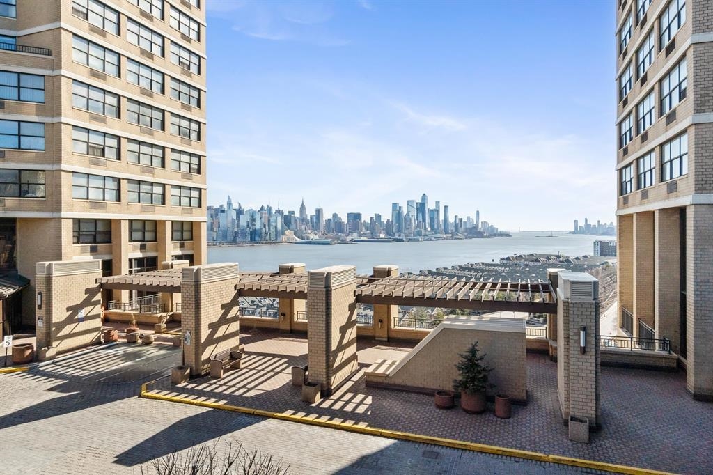 # 250014782 - For Rent in Guttenberg NJ