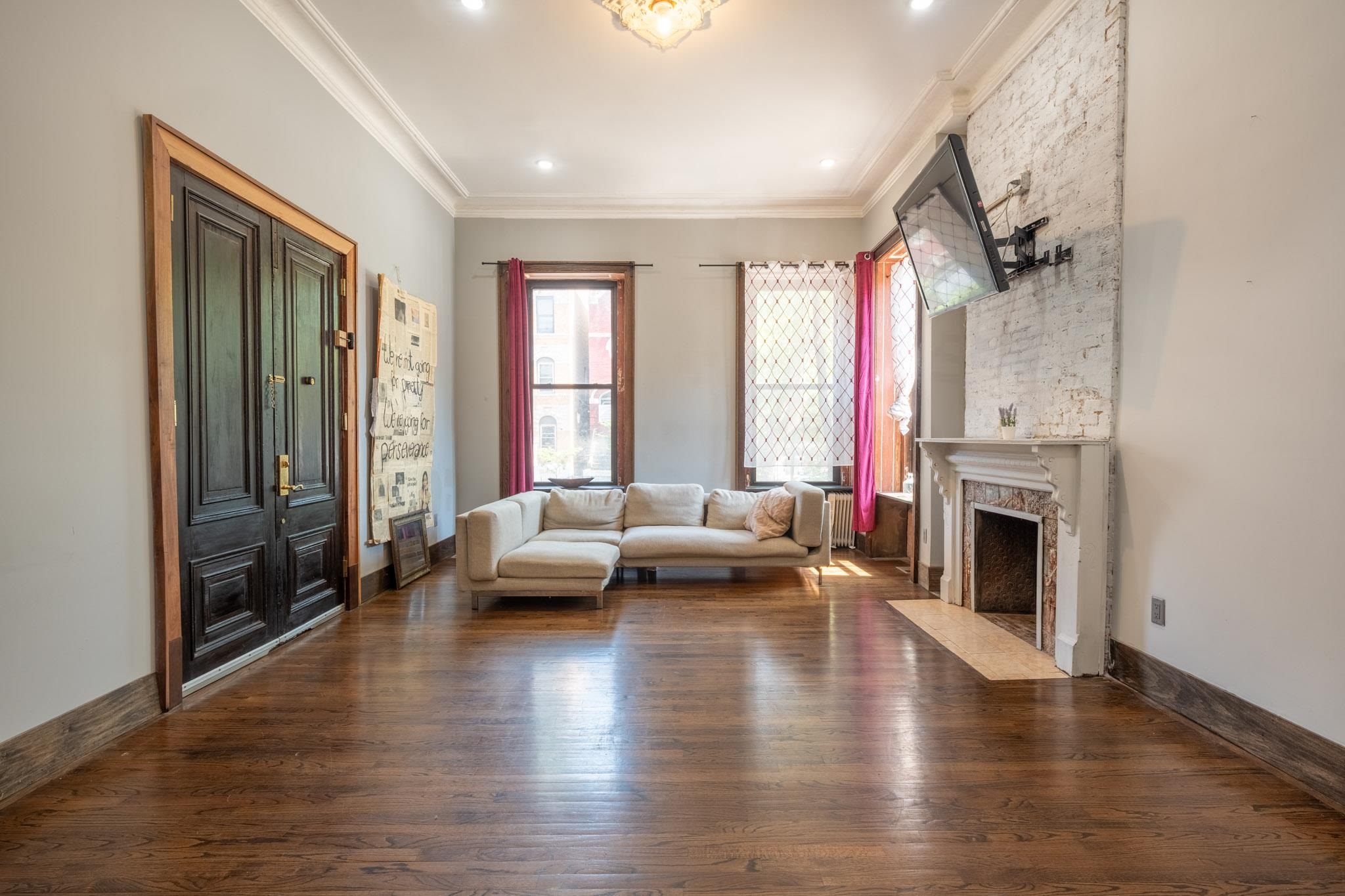 # 250014790 - For Rent in JERSEY CITY - Bergen-Lafayett NJ
