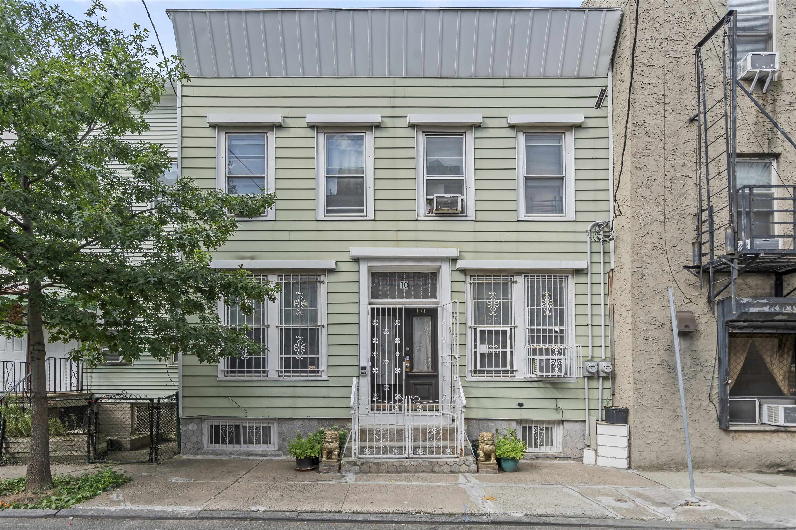 # 250014793 - For Rent in JERSEY CITY - Journal Square NJ