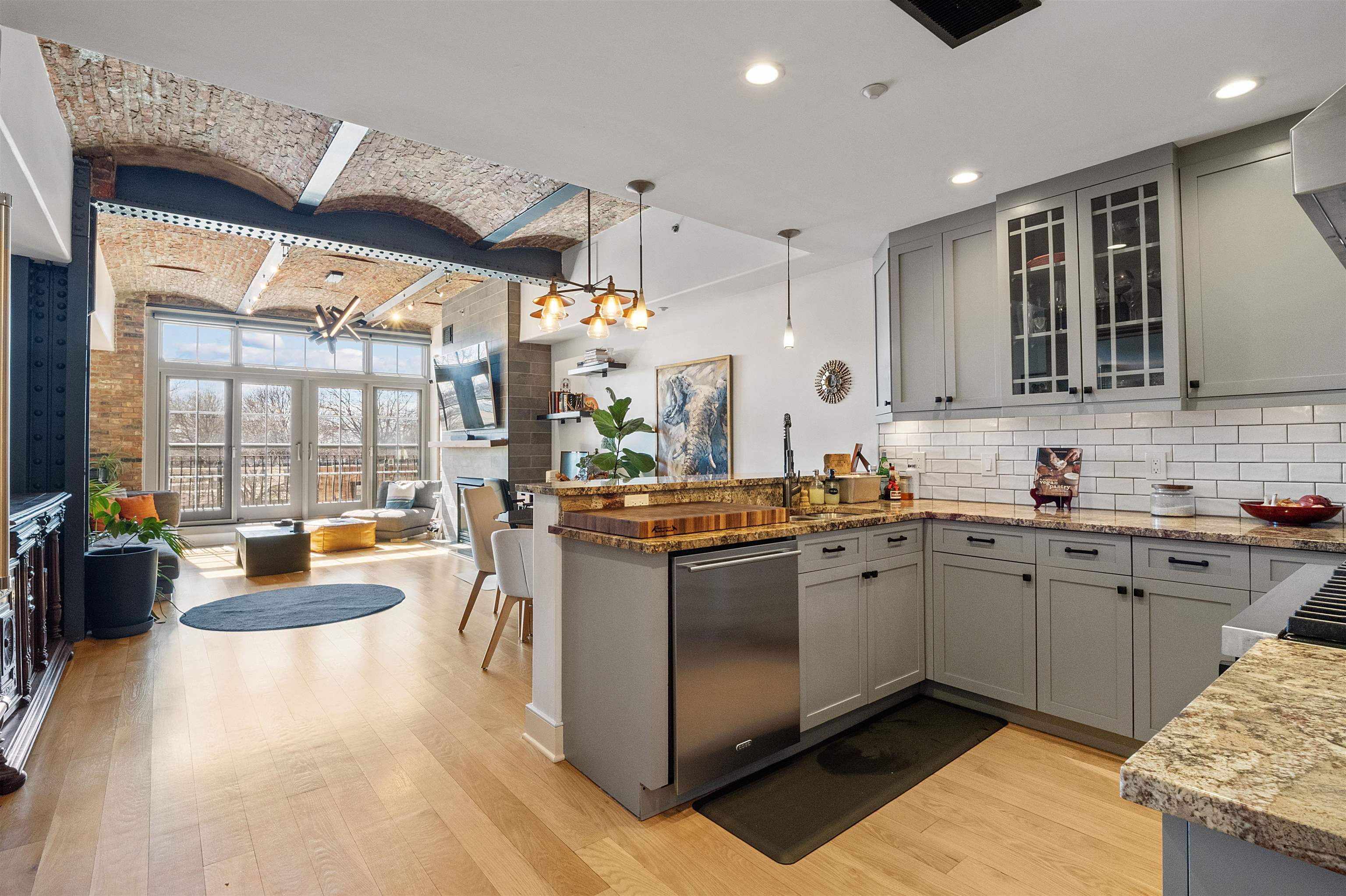 # 250014832 - For Rent in JERSEY CITY - Downtown NJ